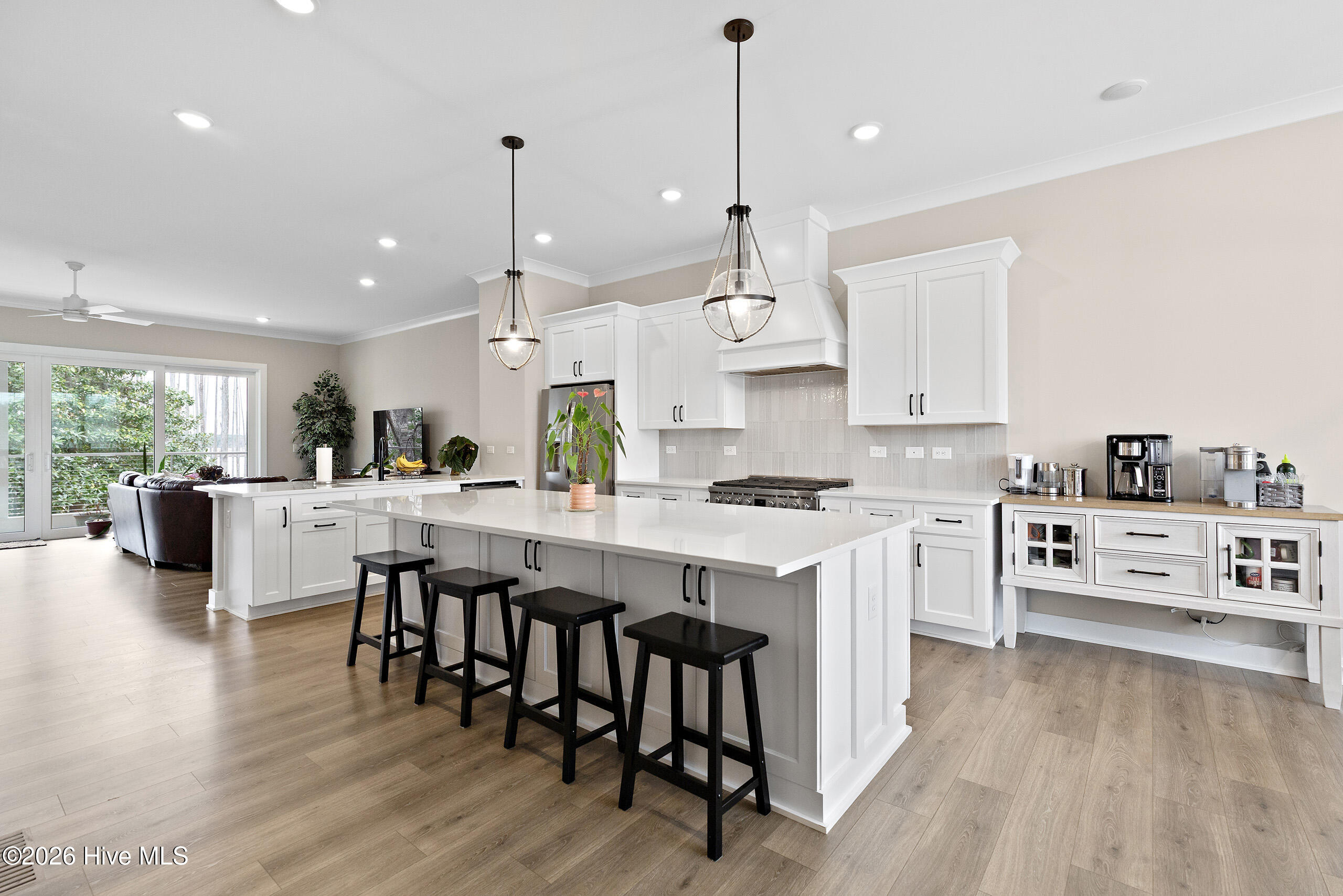 100563450 | Photo 22