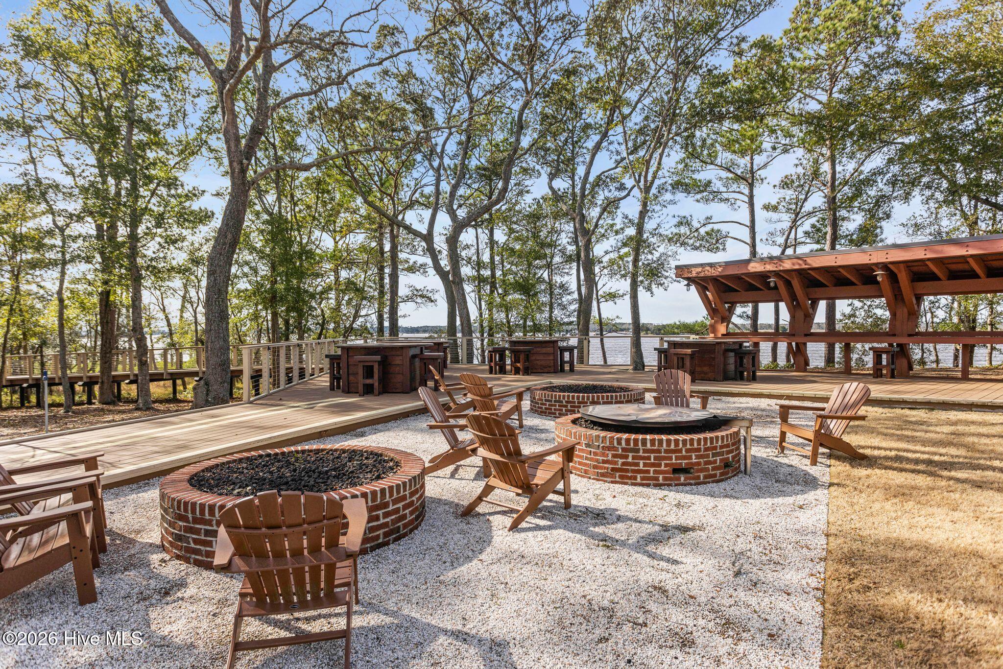 100565935 | Photo 55