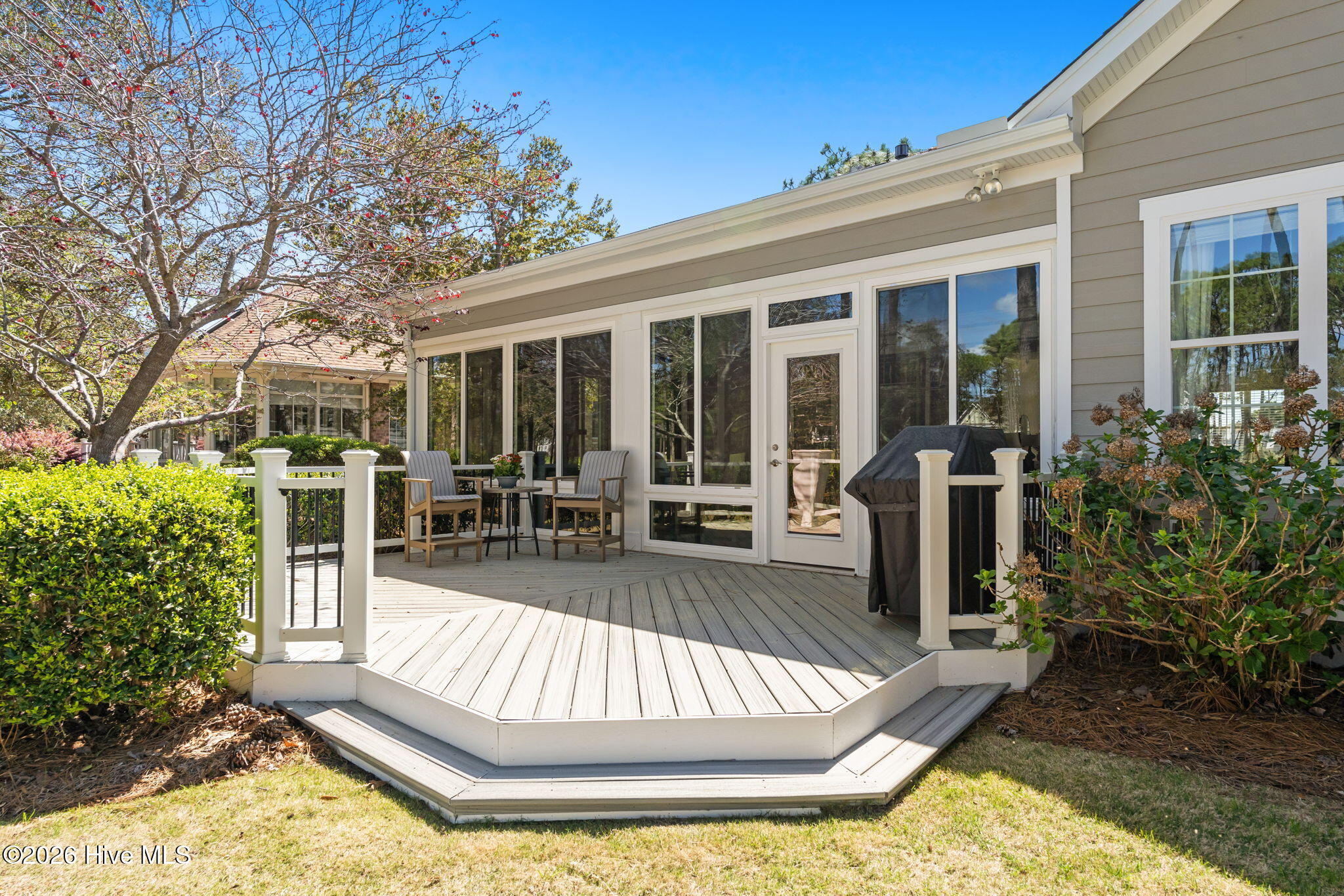 Undisclosed Address, Southport, NC, 28461