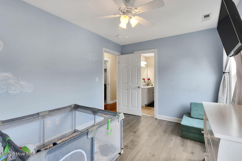 100558942 | Photo 16