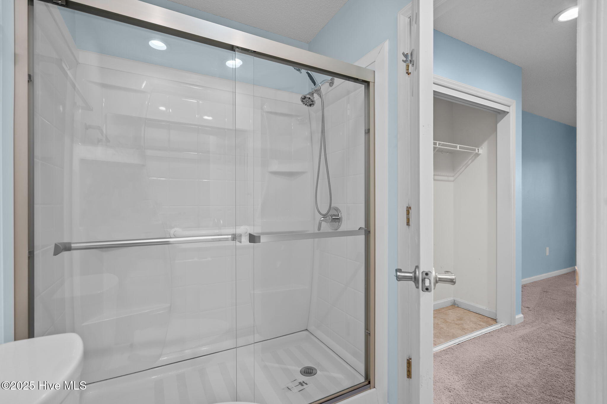 100544988 | Photo 32