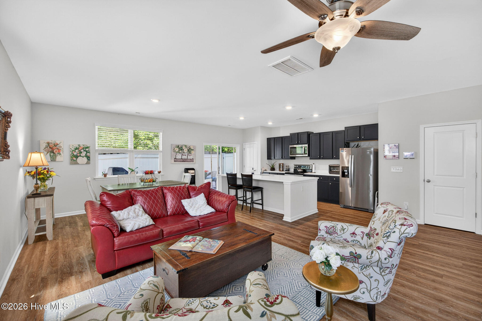 100570180 | Photo 14