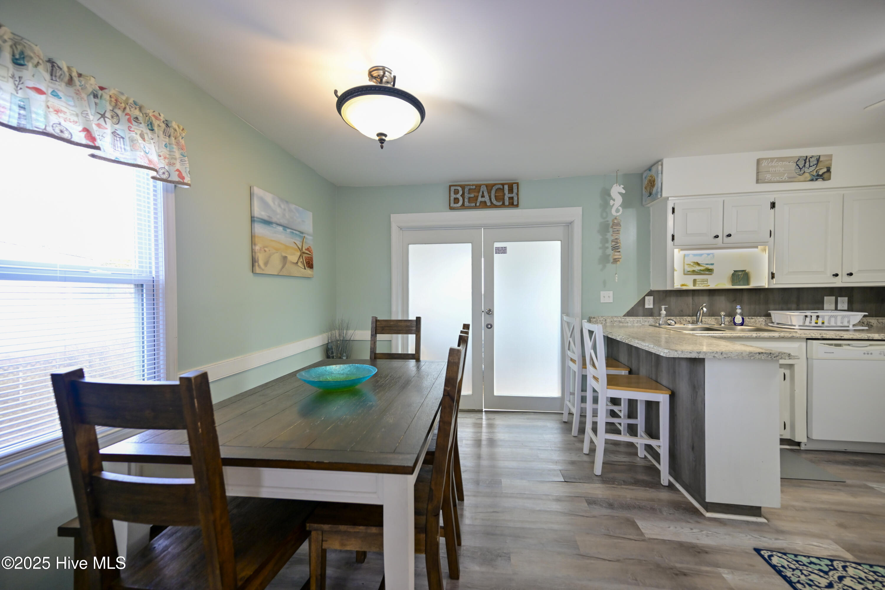 100495129 | Photo 16