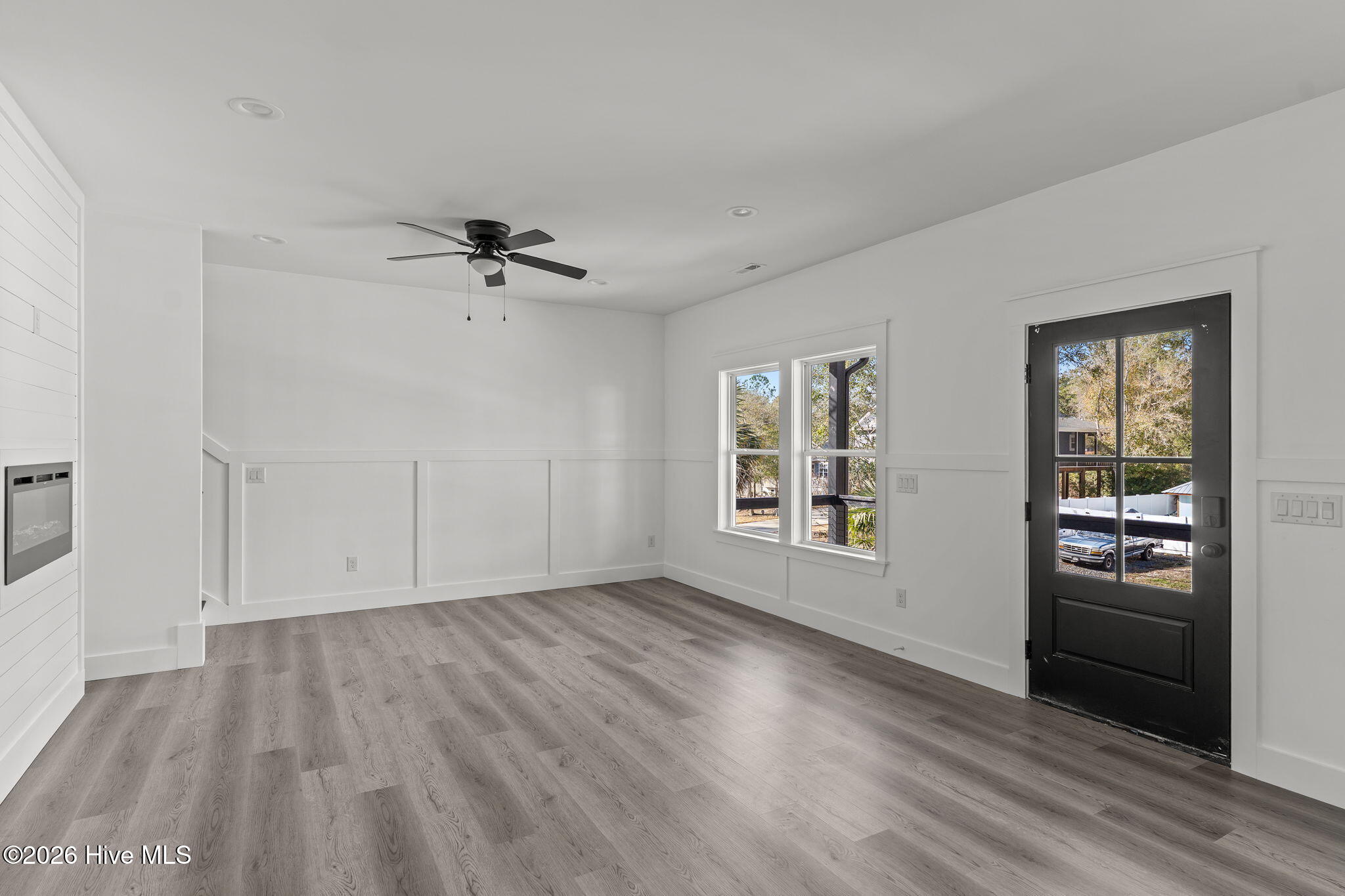 100549320 | Photo 19