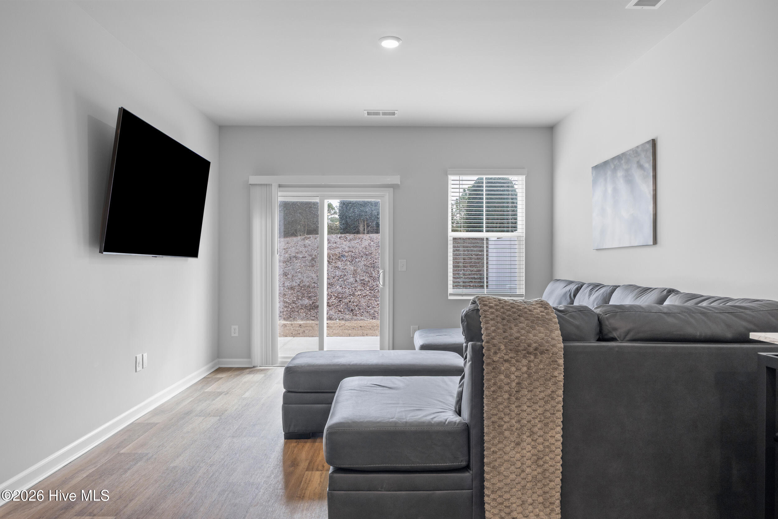 100554337 | Photo 21