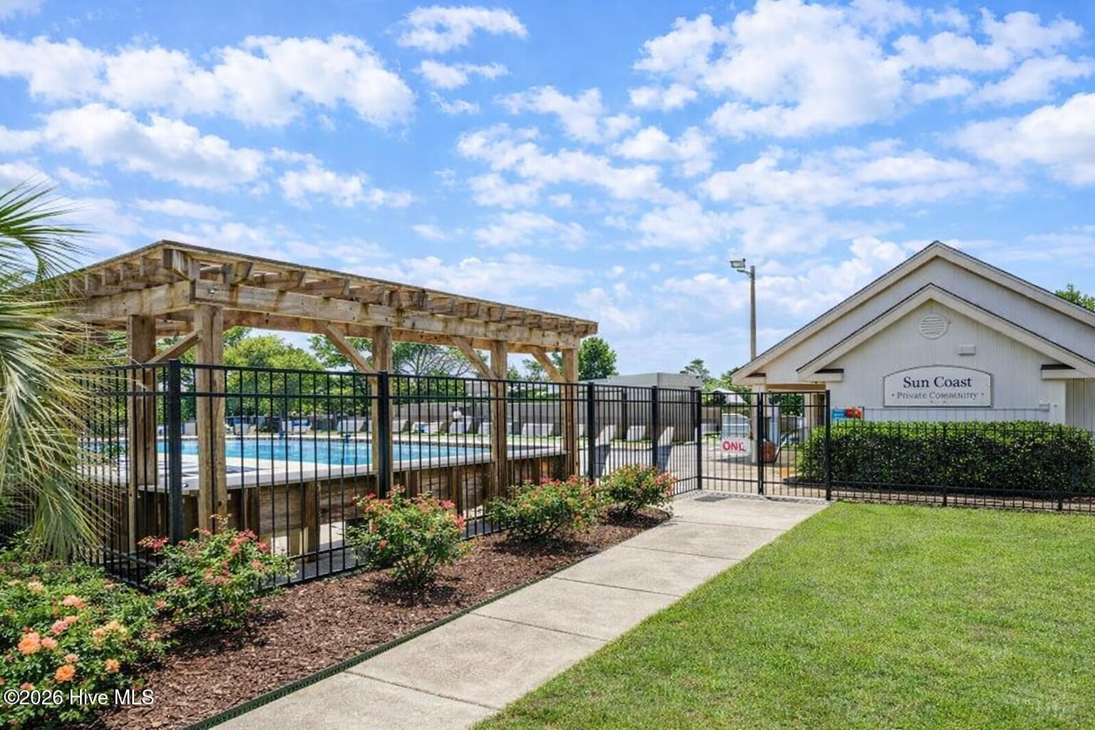 100543269 | Photo 35