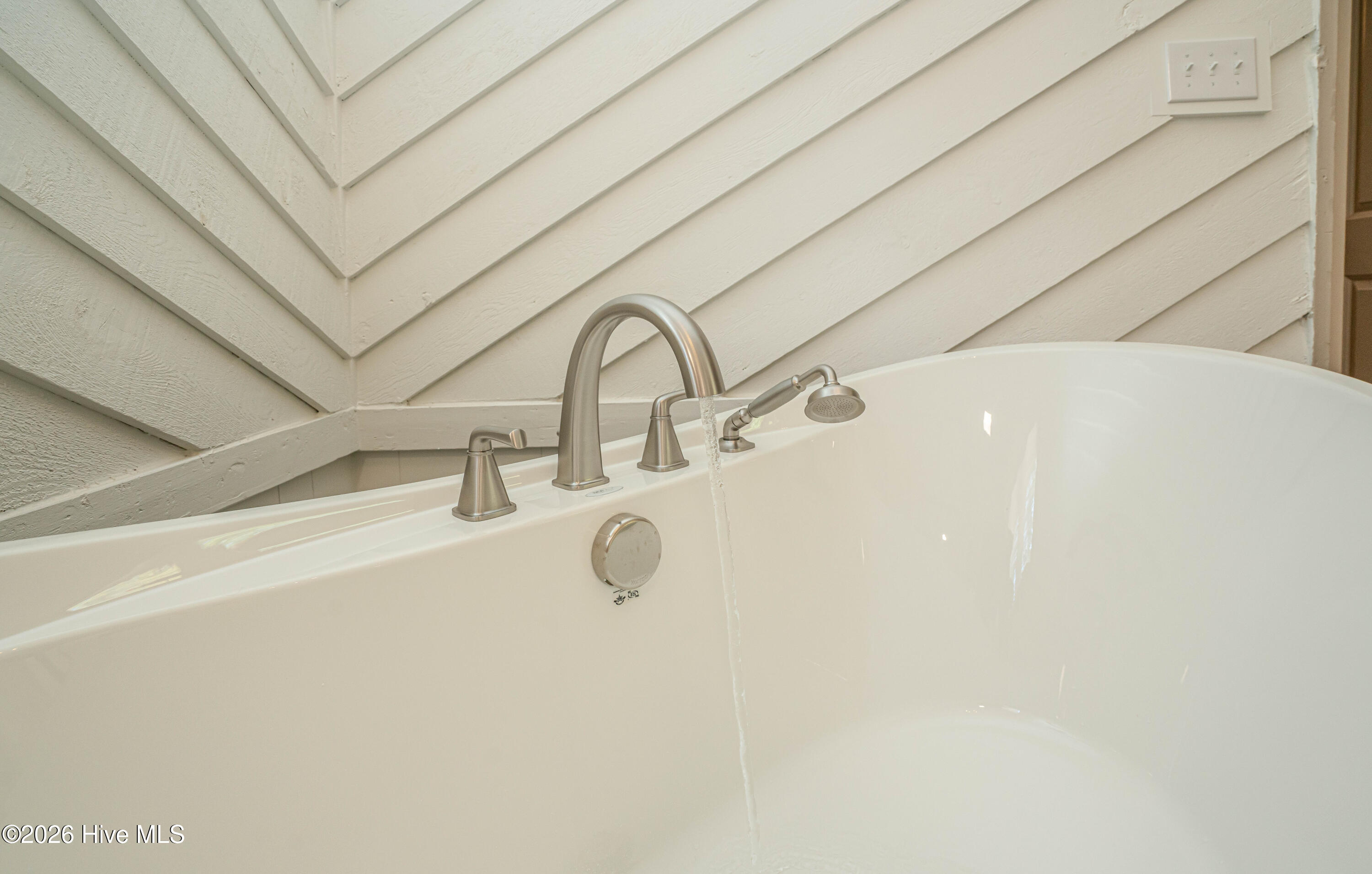 100567372 | Photo 39