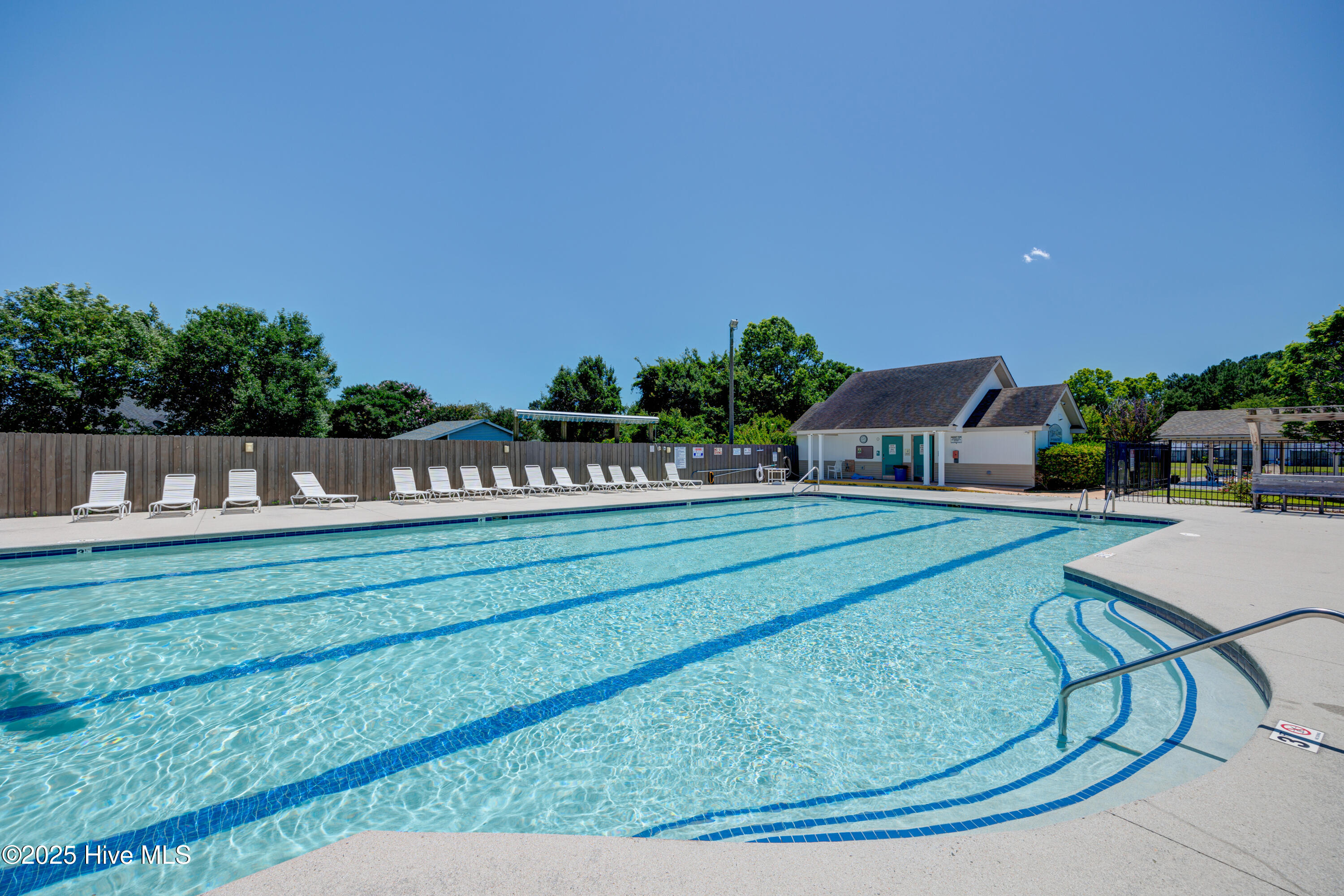 100541920 | Photo 62