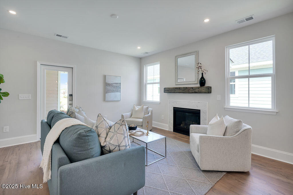 100545811 | Photo 33