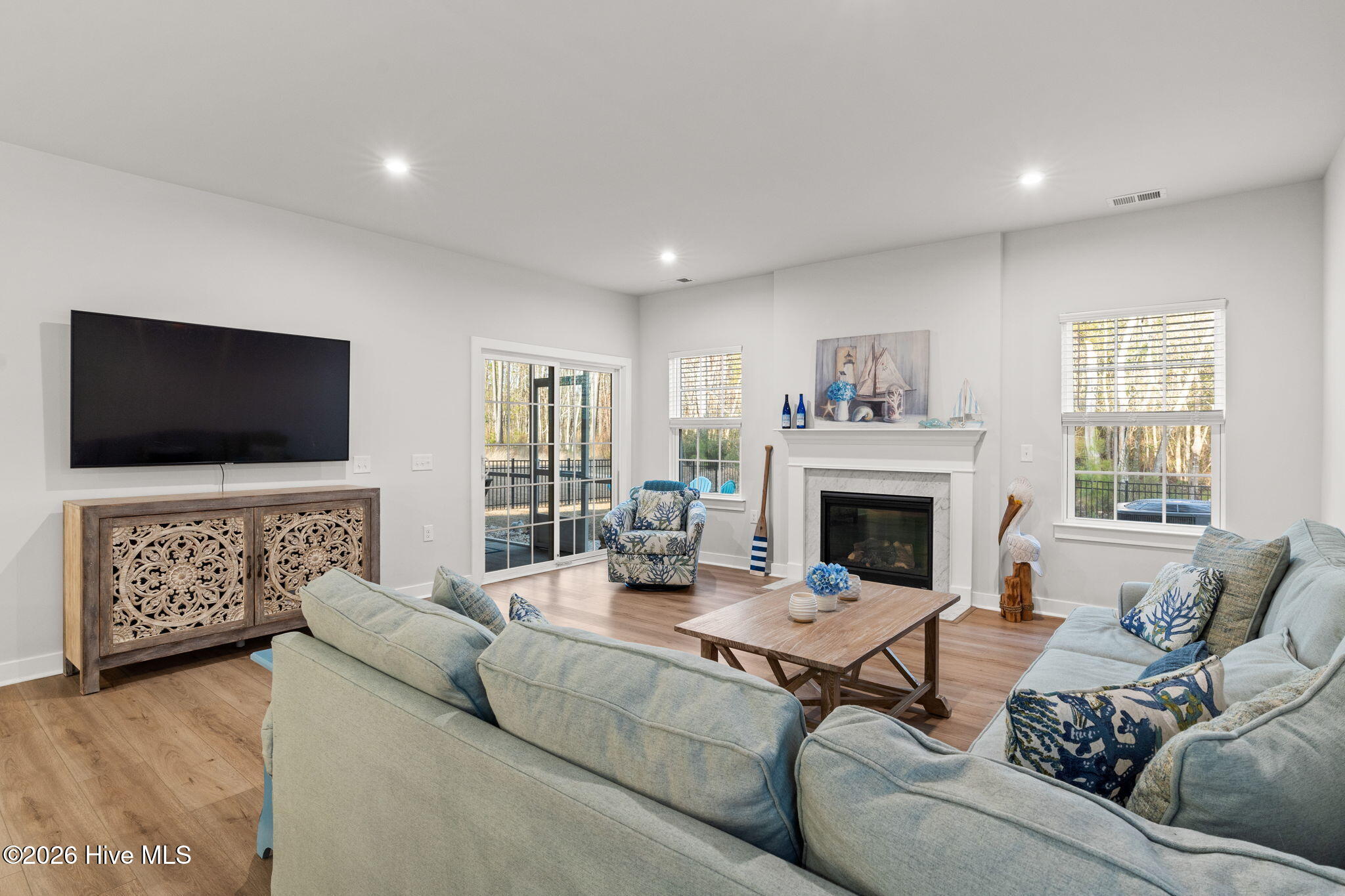 100550321 | Photo 18