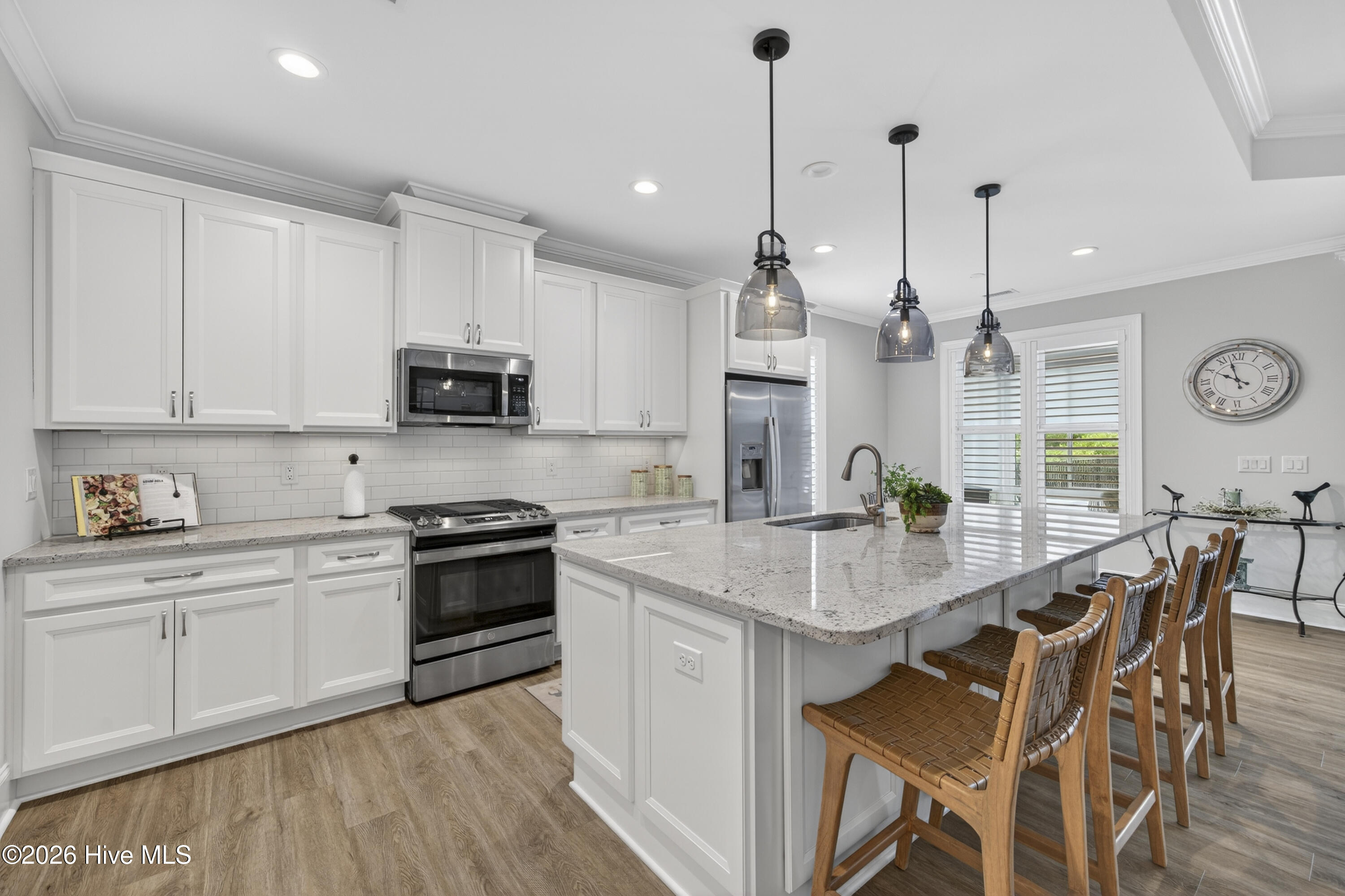 100551678 | Photo 27