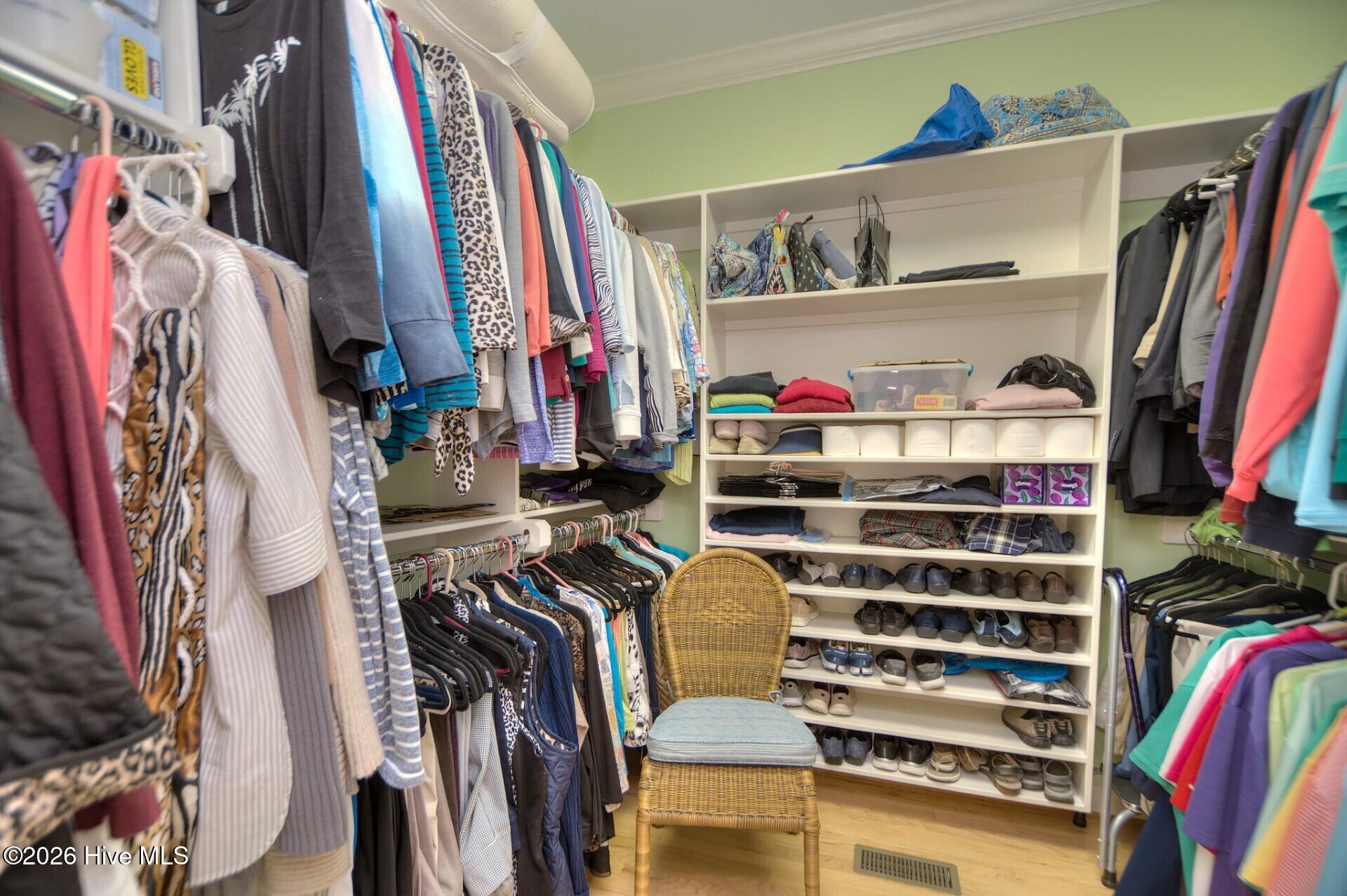 100553459 | Photo 52