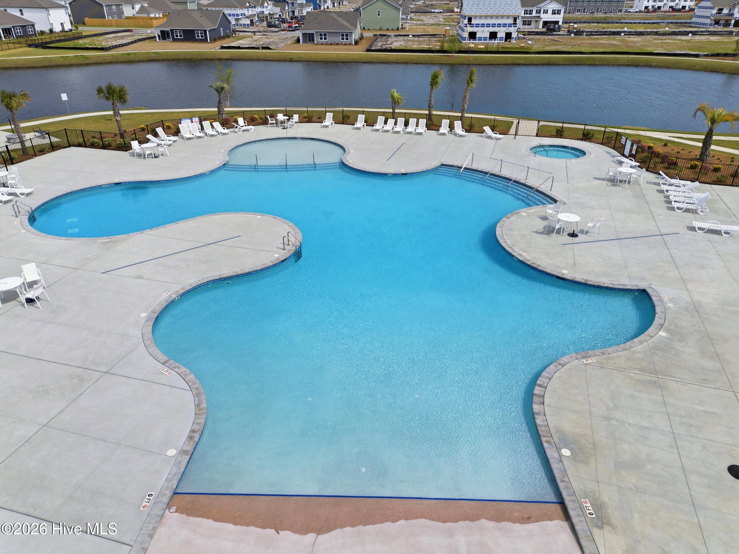 100558236 | Photo 53