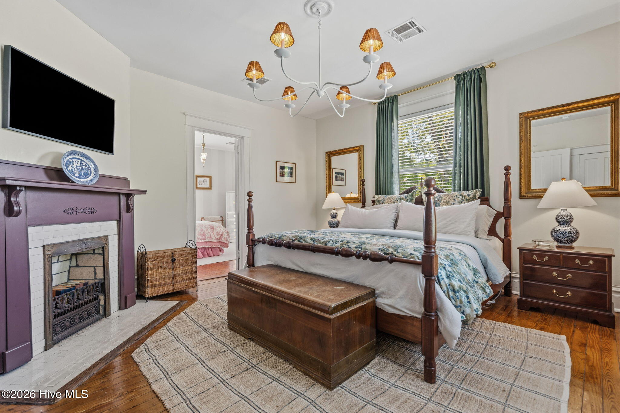 100566277 | Photo 20