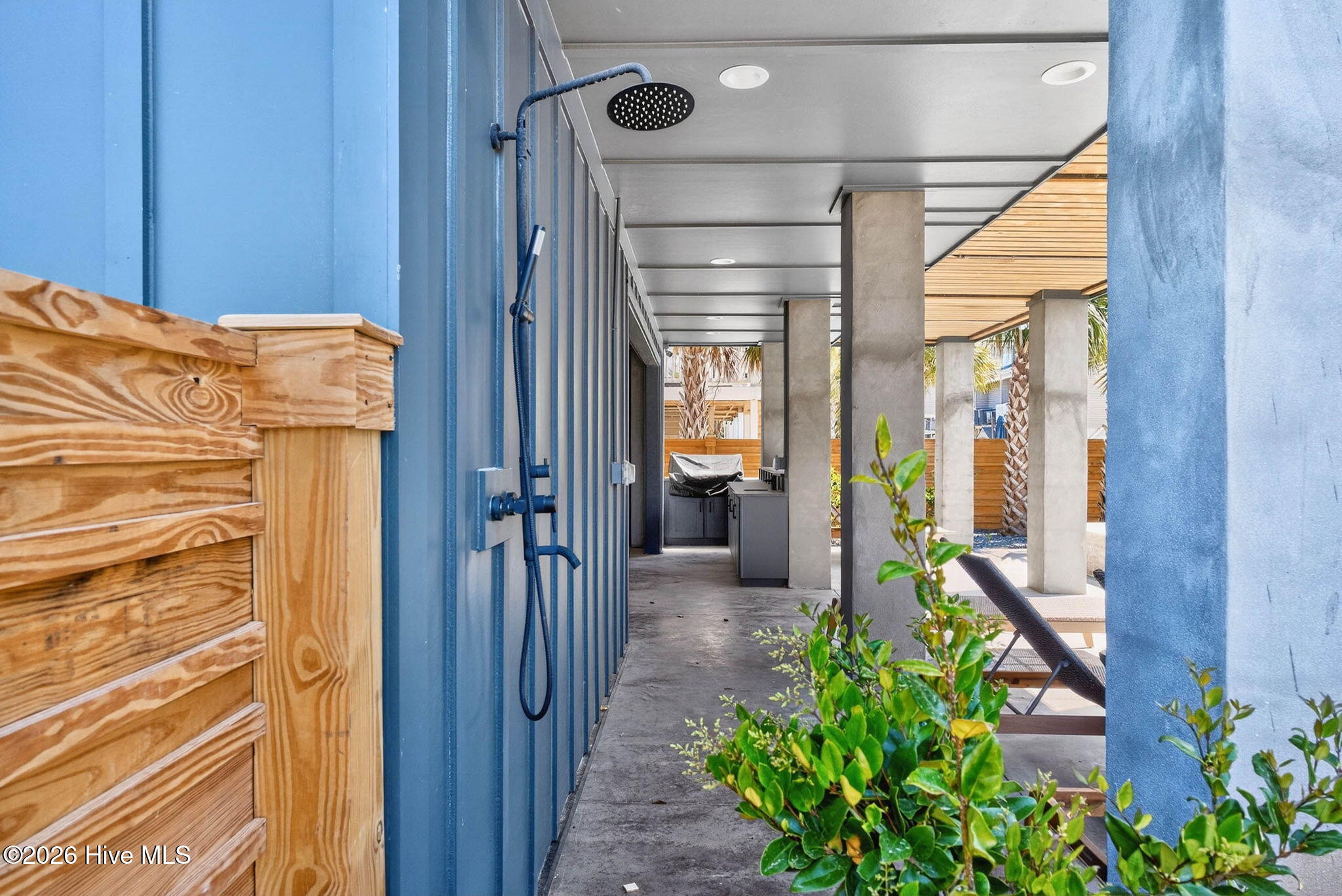 100565153 | Photo 60