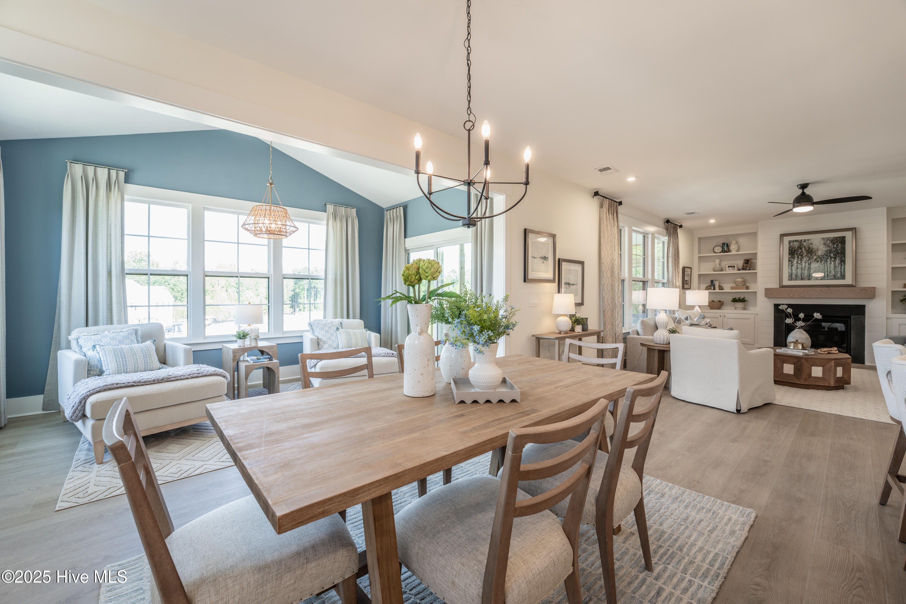 100531038 | Photo 14