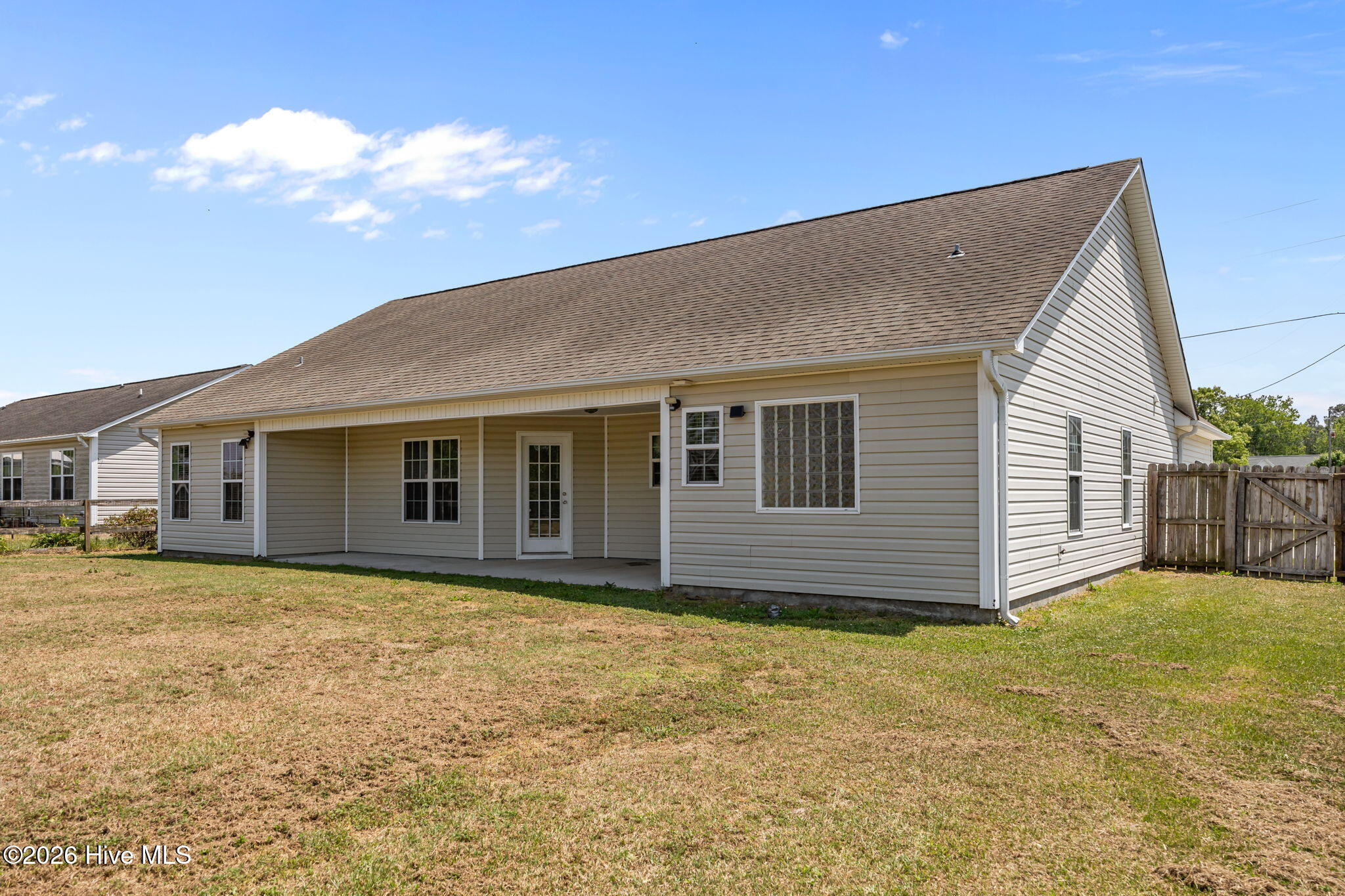 100569834 | Photo 38