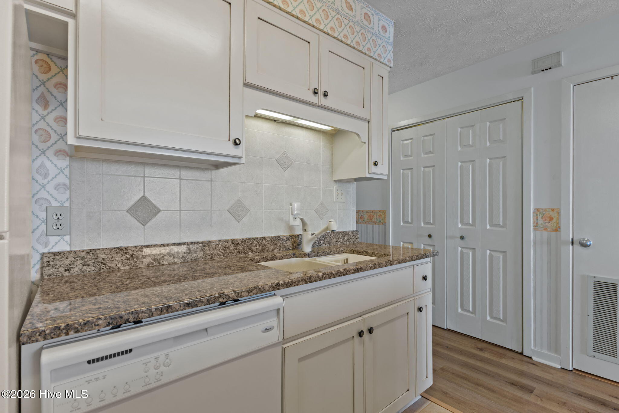 100516051 | Photo 20