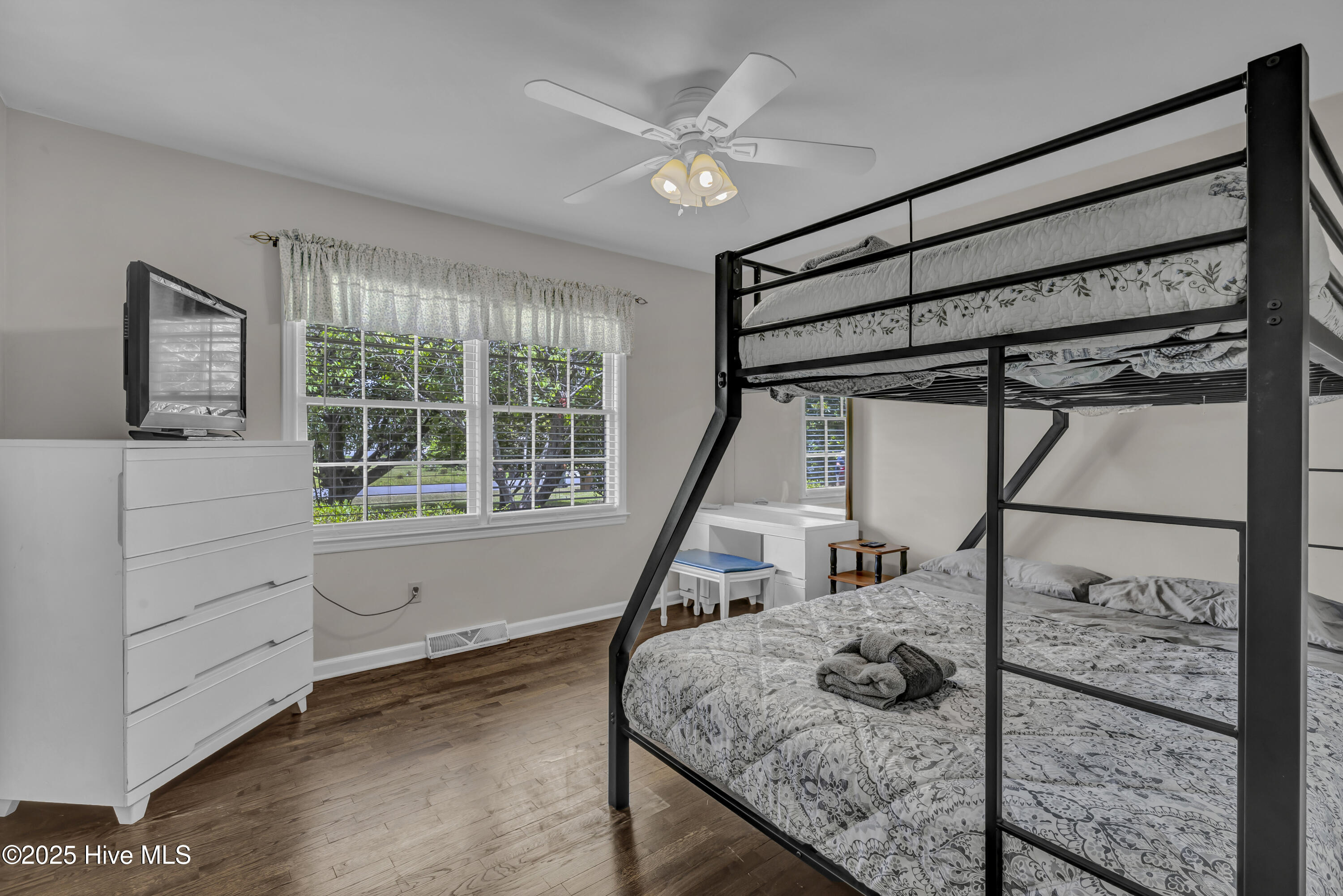 100517118 | Photo 18