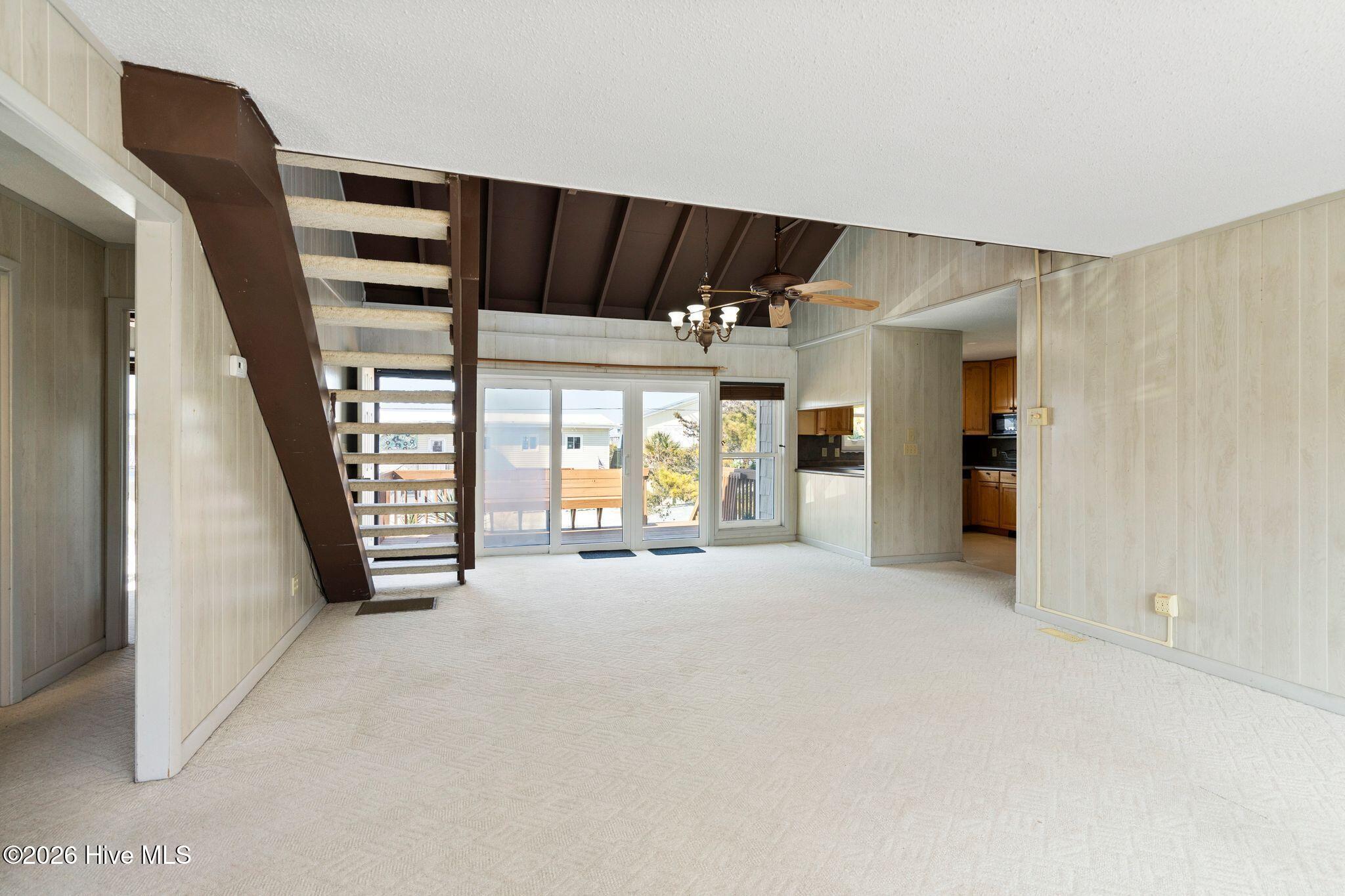 100554278 | Photo 13