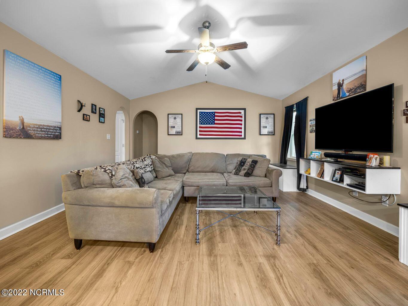 100559419 | Photo 19