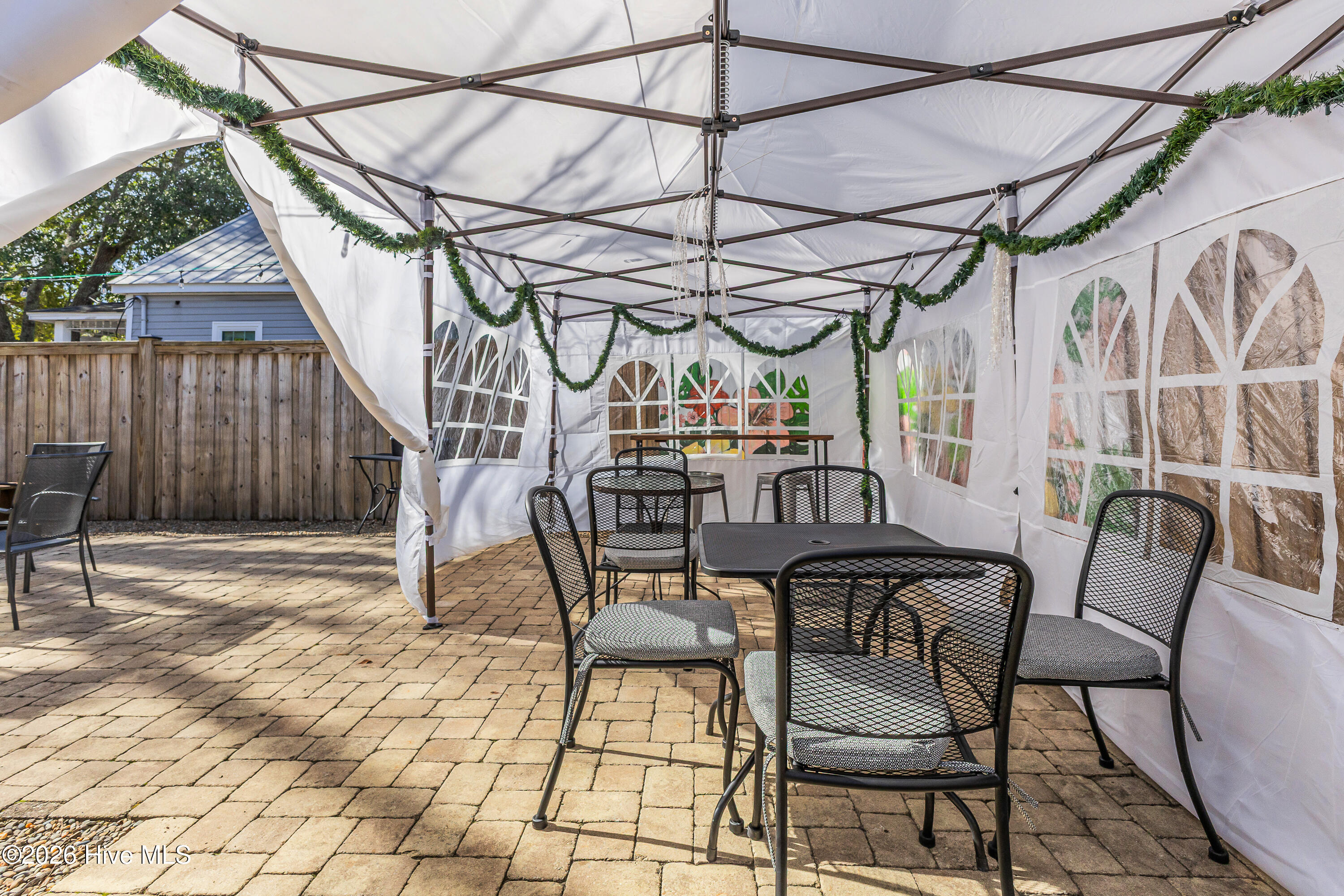 100517348 | Photo 45