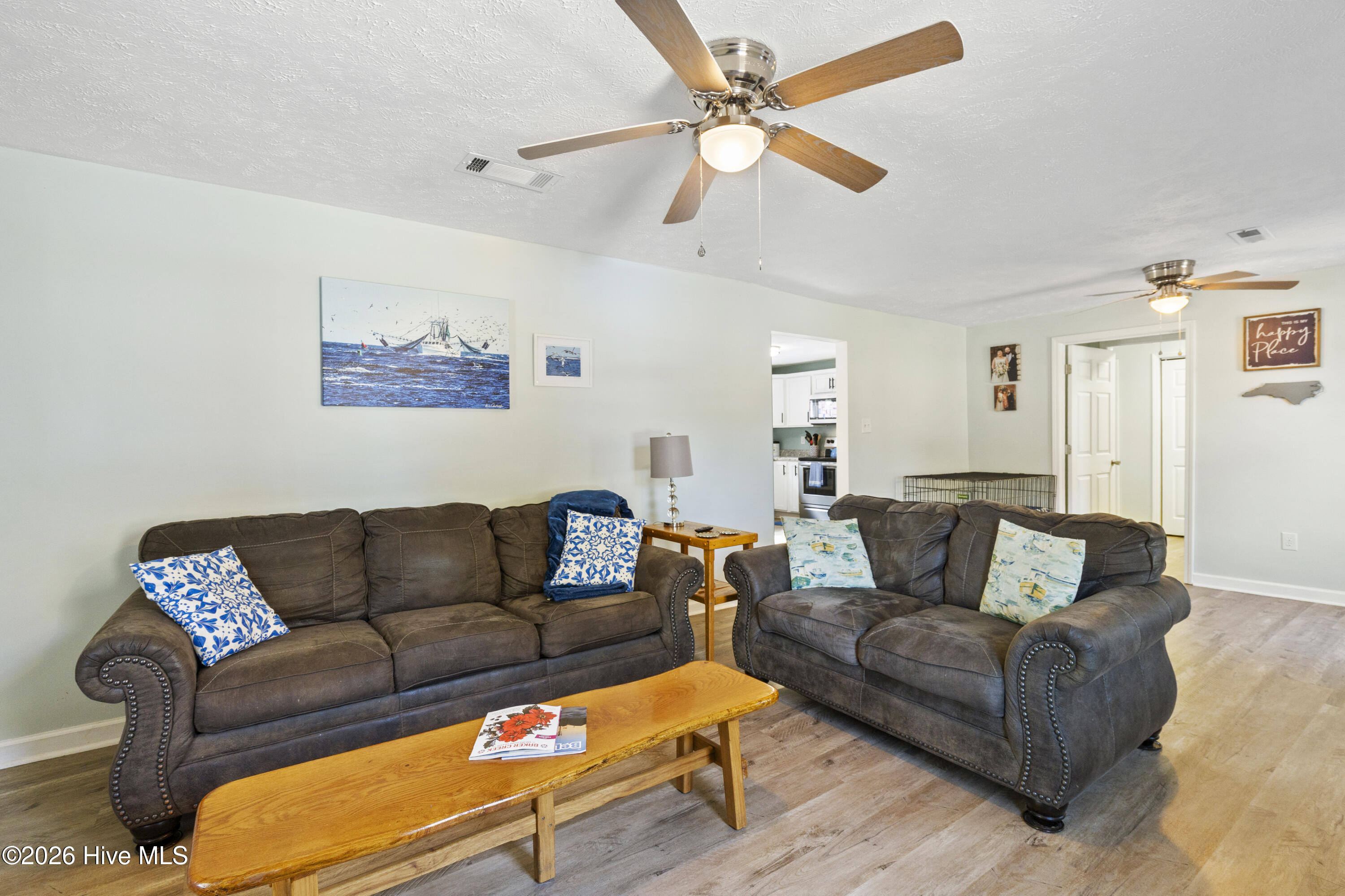 100553037 | Photo 13