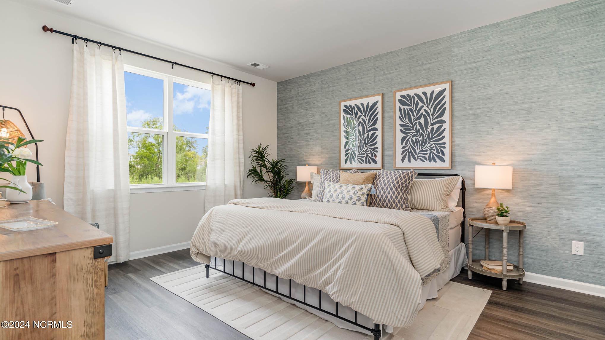 100570612 | Photo 12