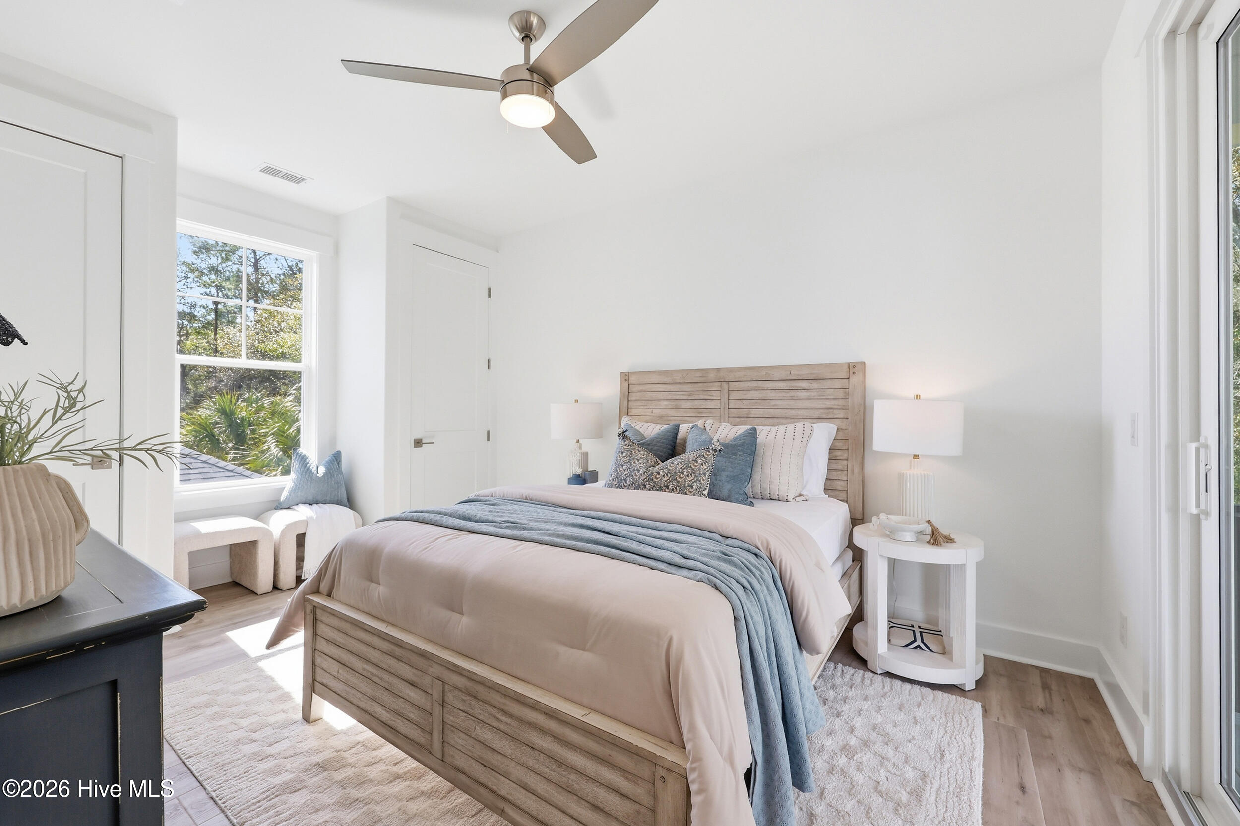 100523956 | Photo 24