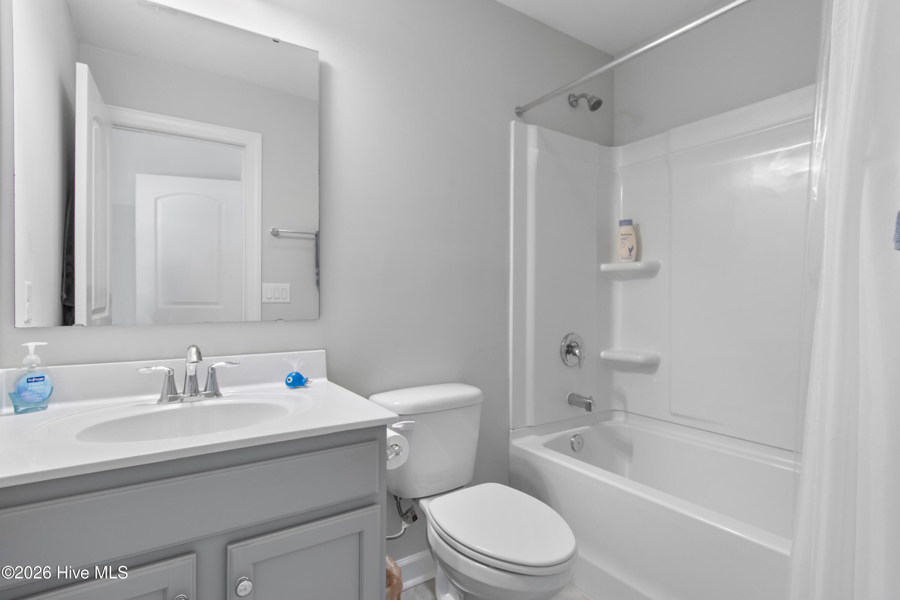 100559235 | Photo 35