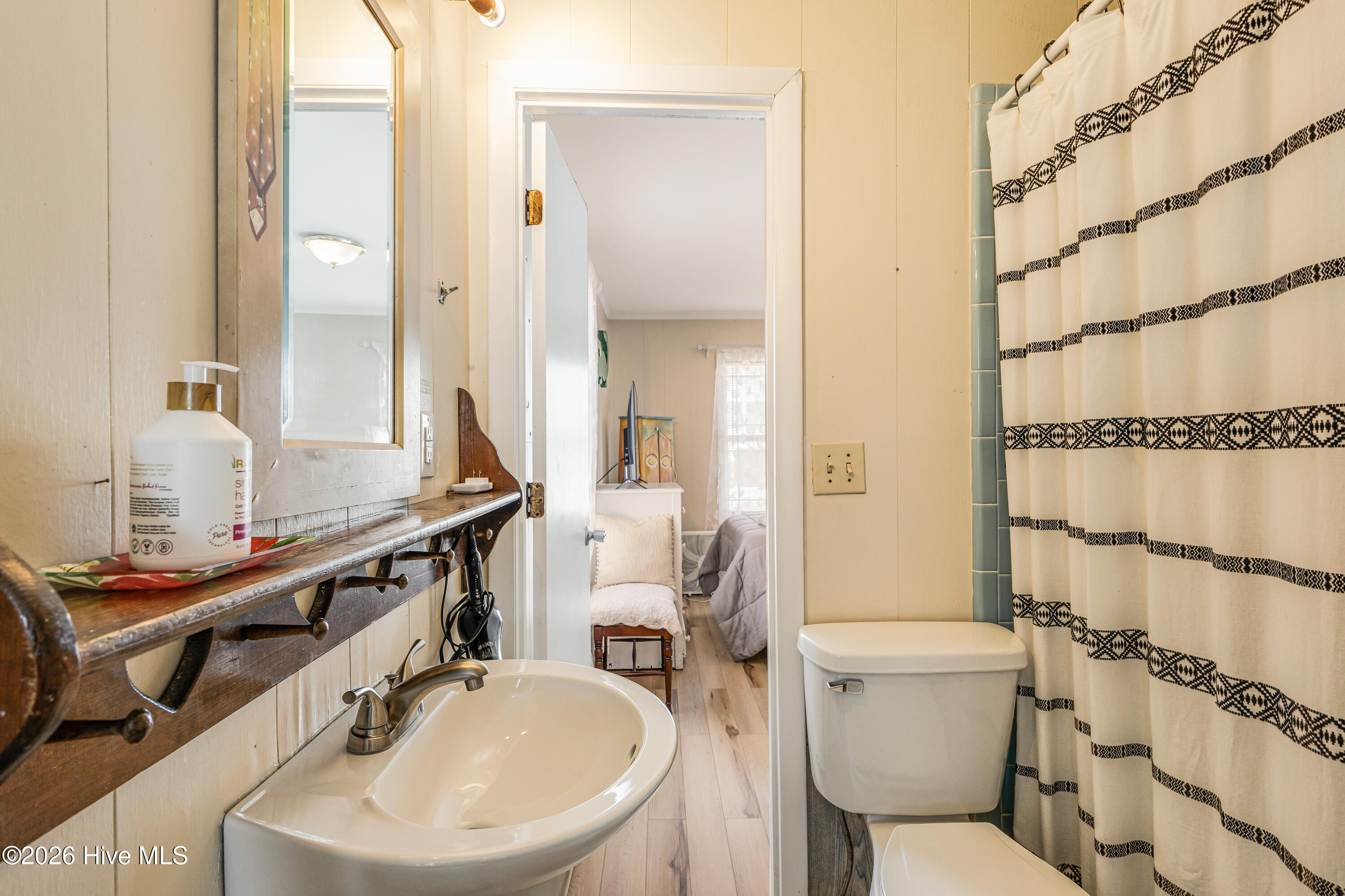 100588730 | Photo 34