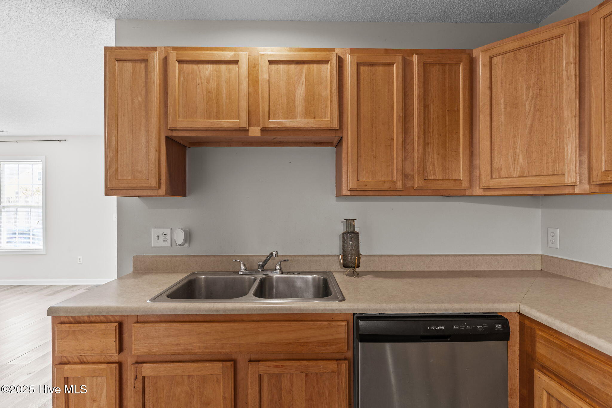 100534233 | Photo 11