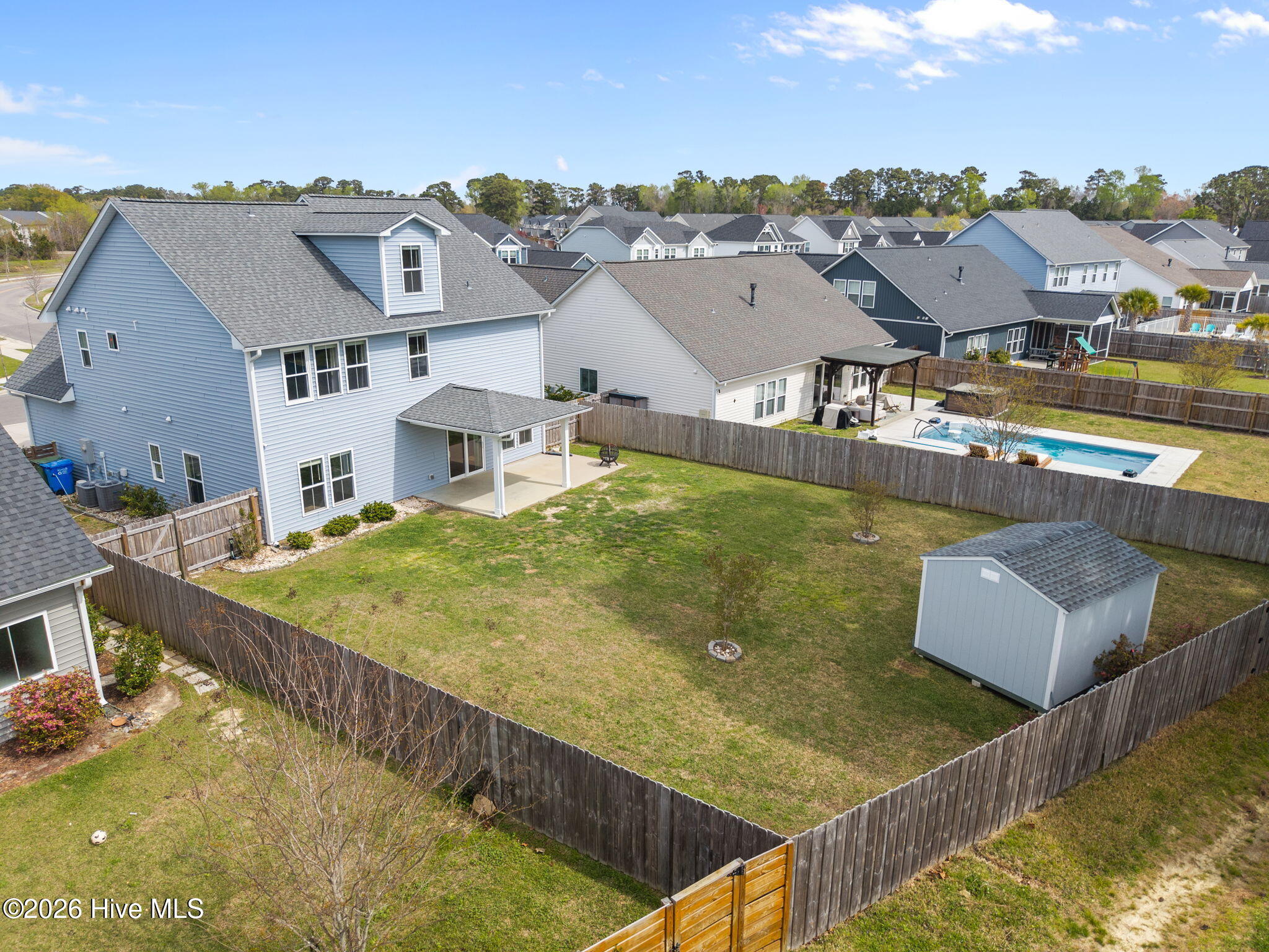 100562653 | Photo 51