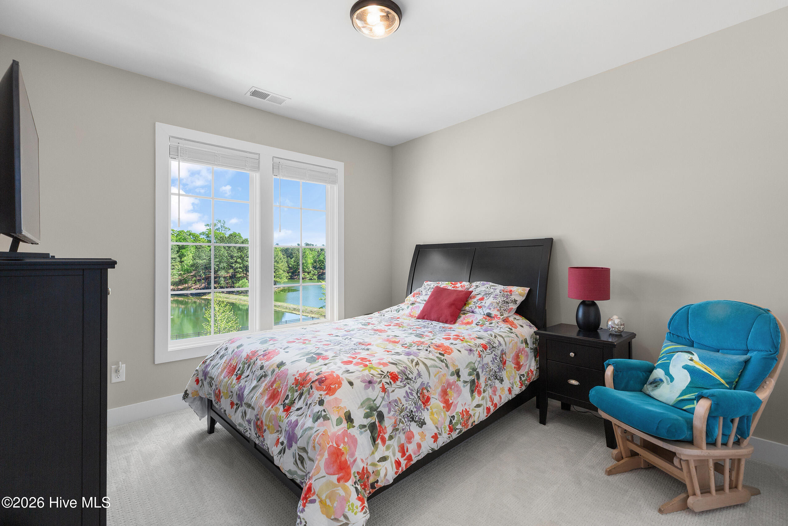 100563450 | Photo 41