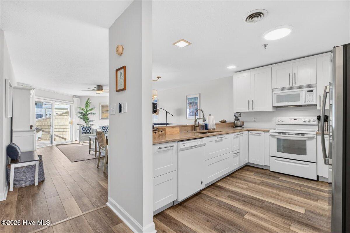 100549270 | Photo 17