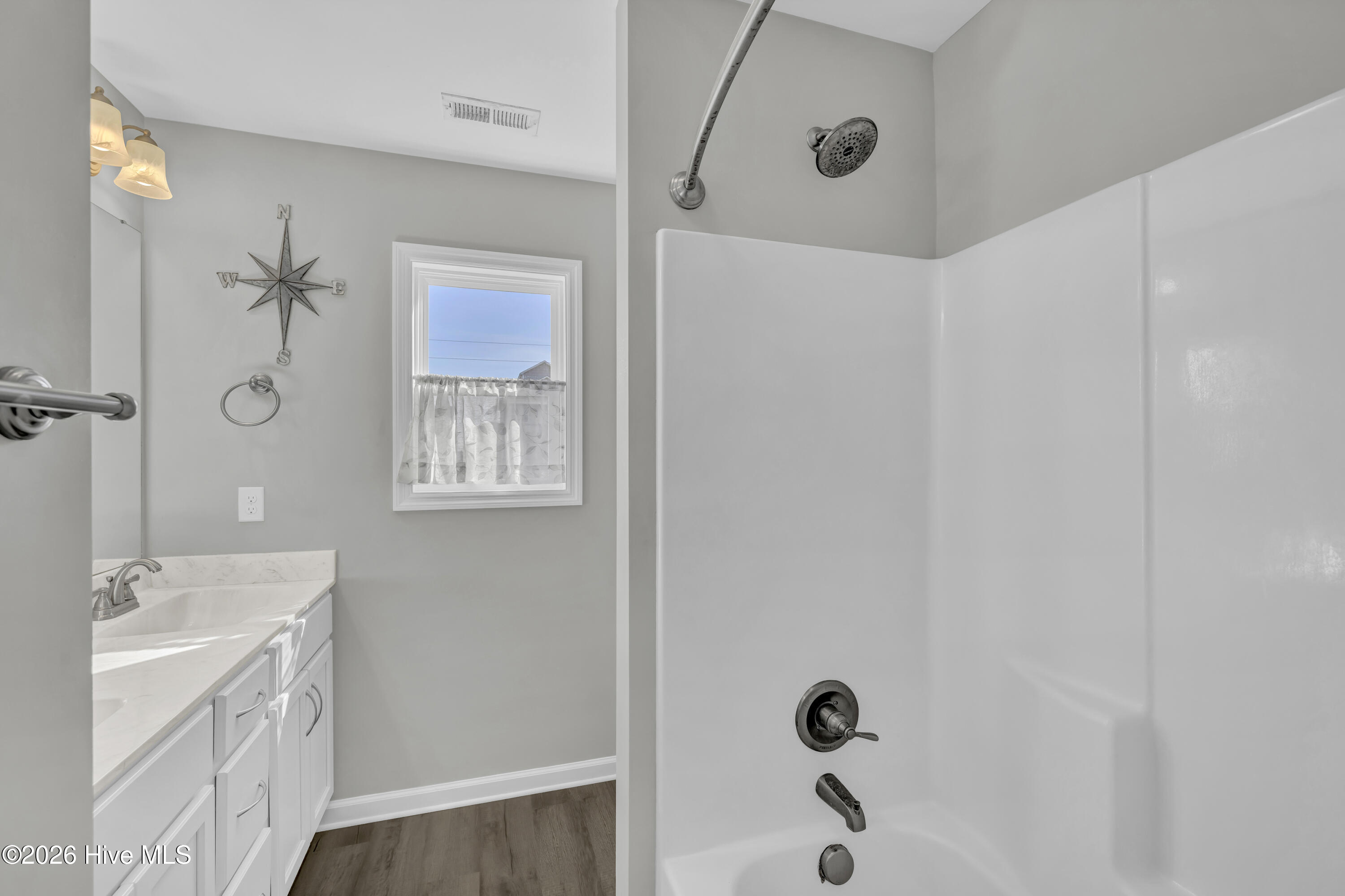 100547519 | Photo 23