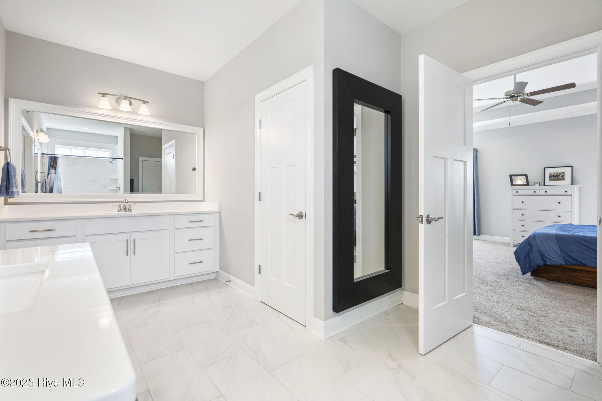 100538351 | Photo 37