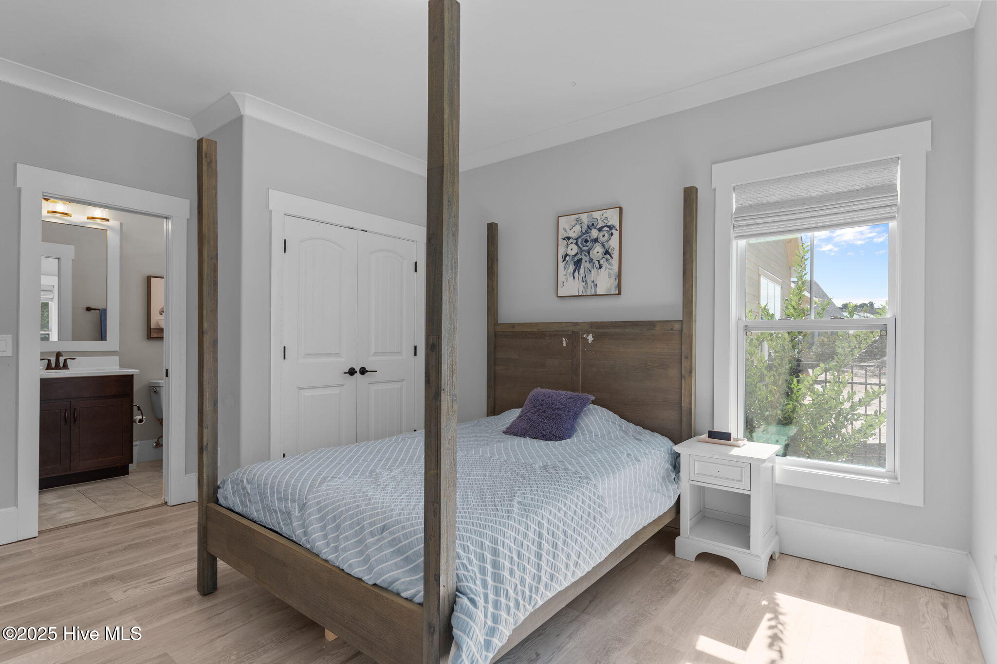 100536162 | Photo 40