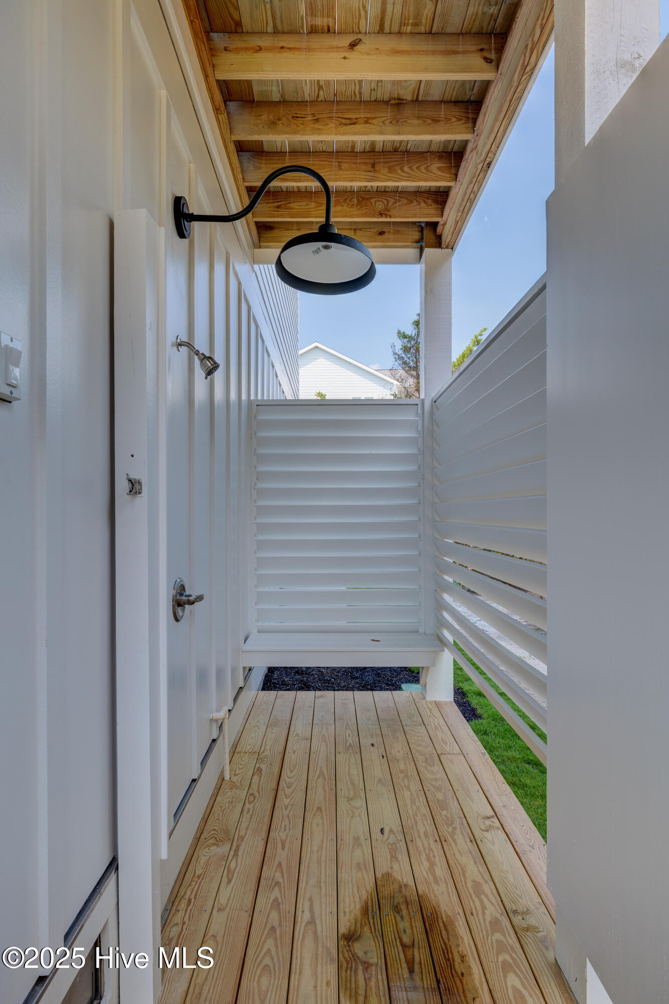 100519024 | Photo 60