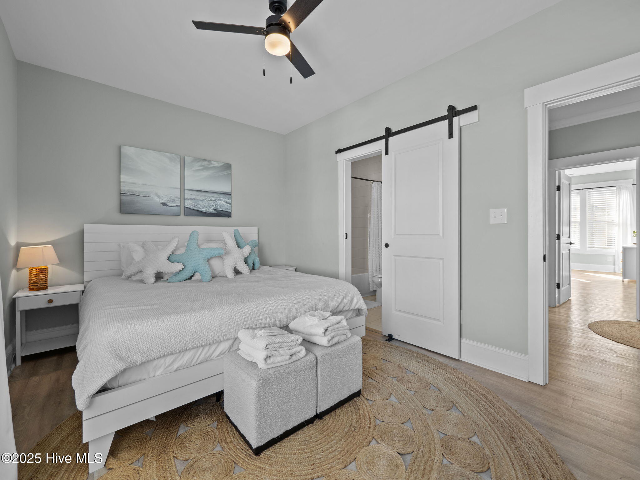 100535582 | Photo 43