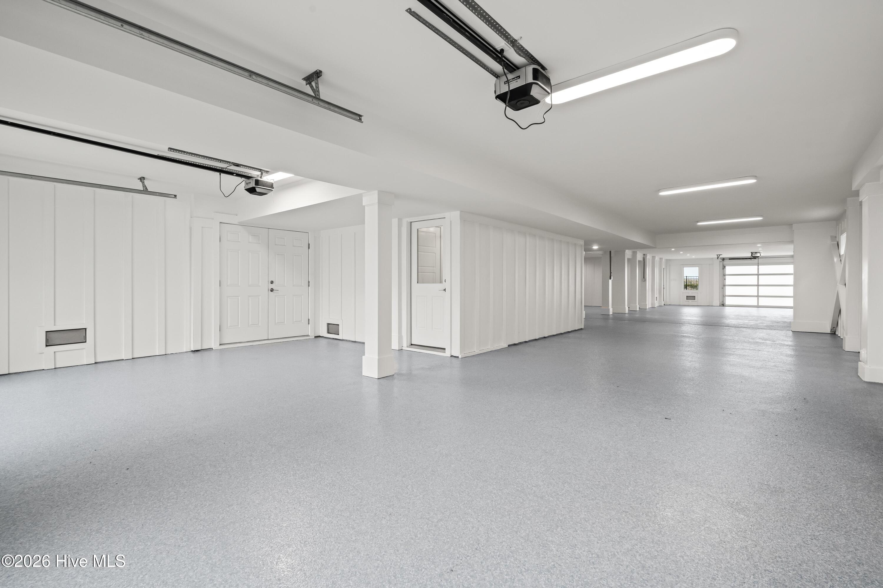 100558368 | Photo 67