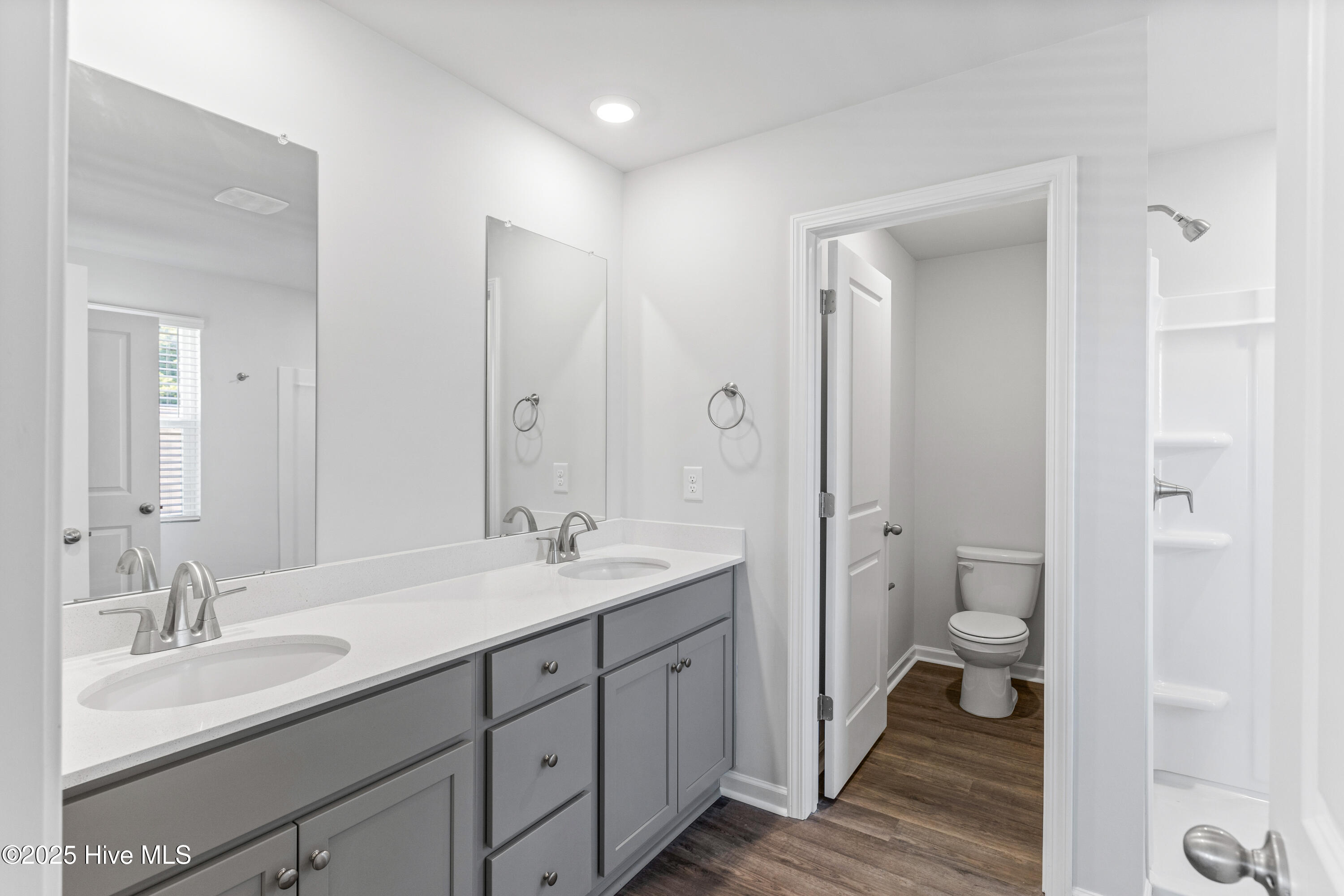 100520185 | Photo 22