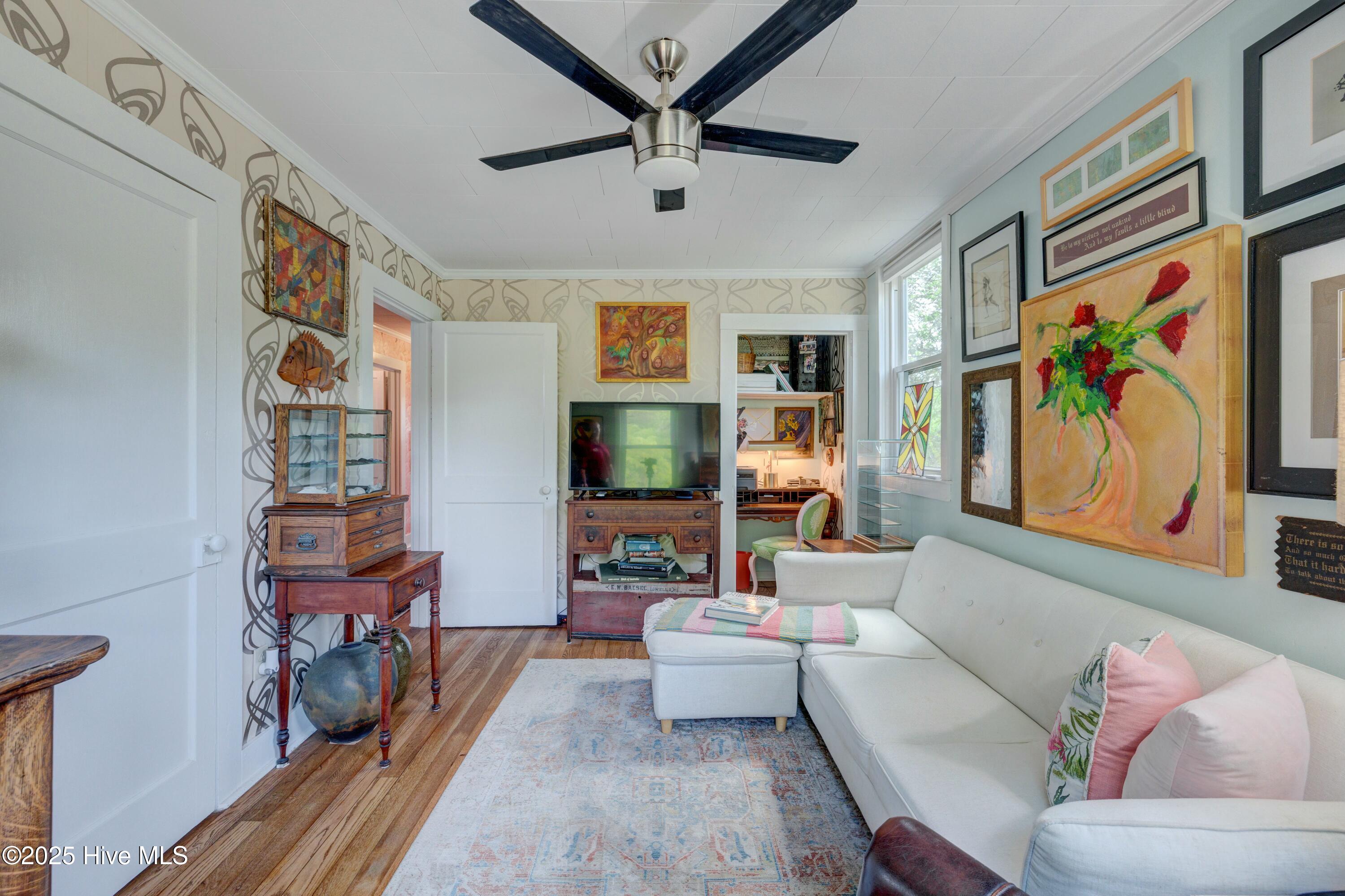 100501642 | Photo 30