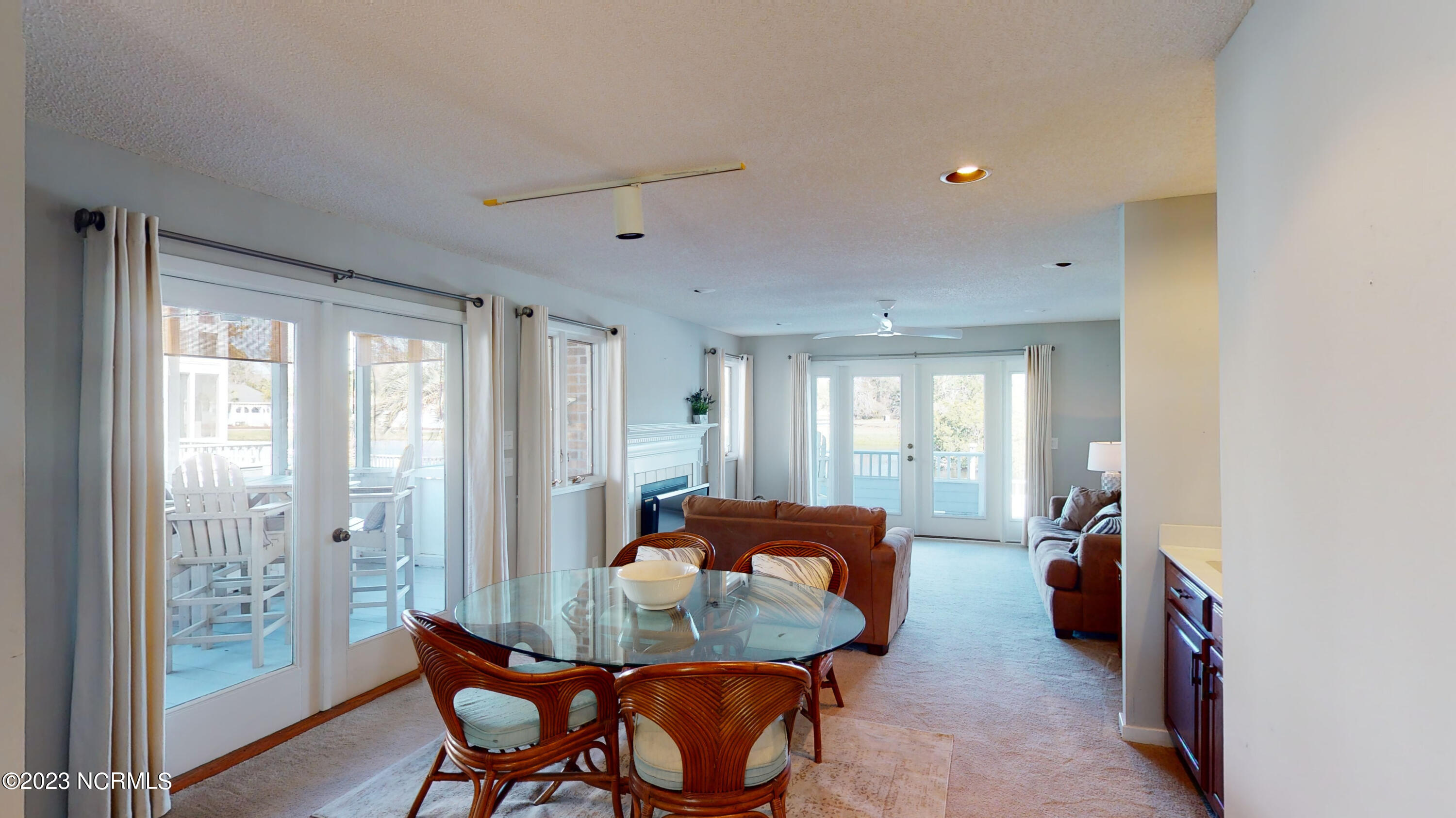 100537527 | Photo 15