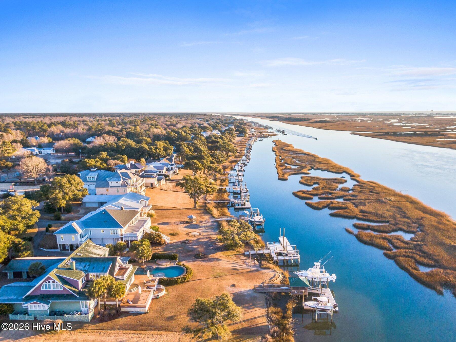 100548743 | Photo 16