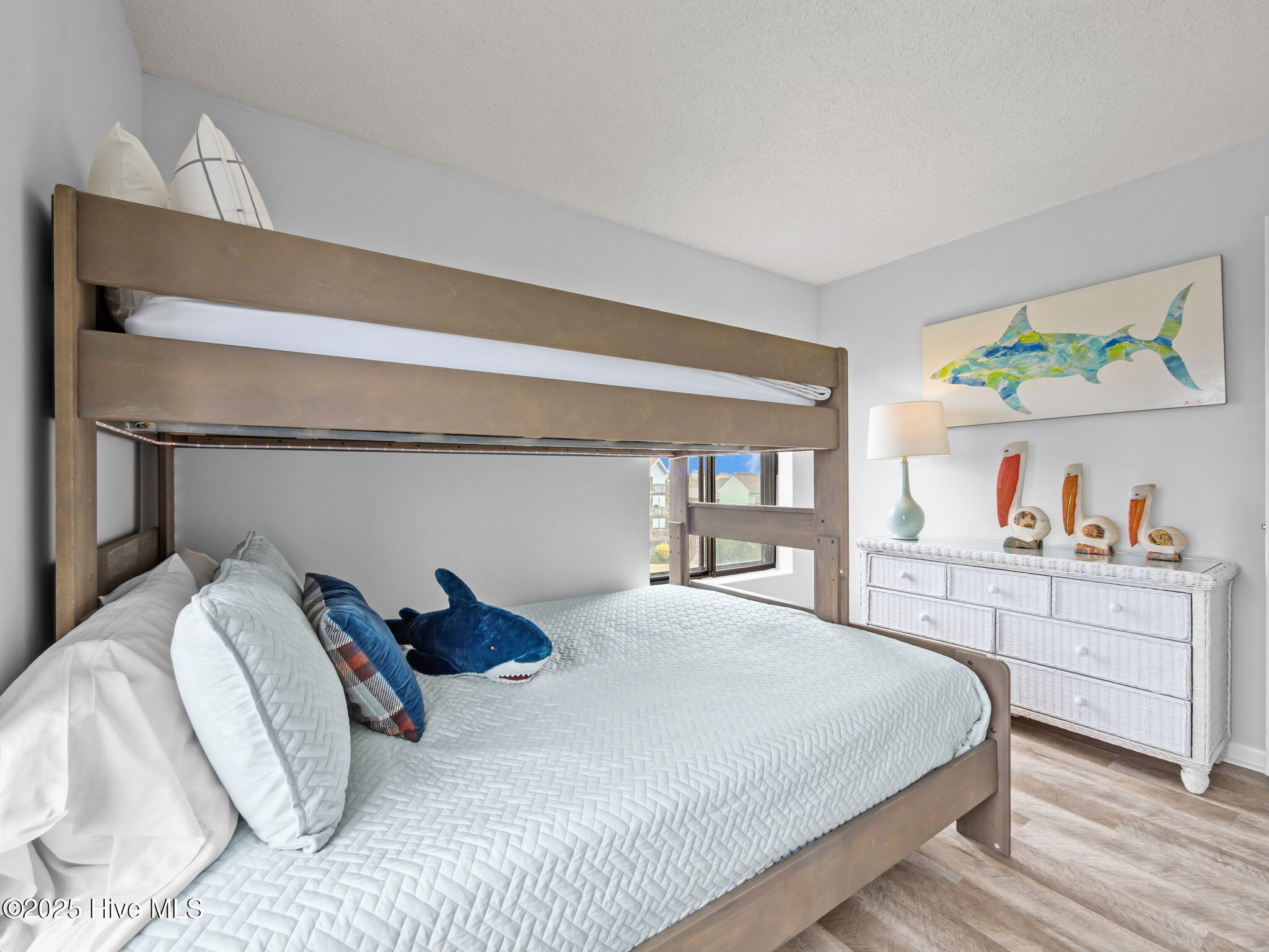 100520425 | Photo 25