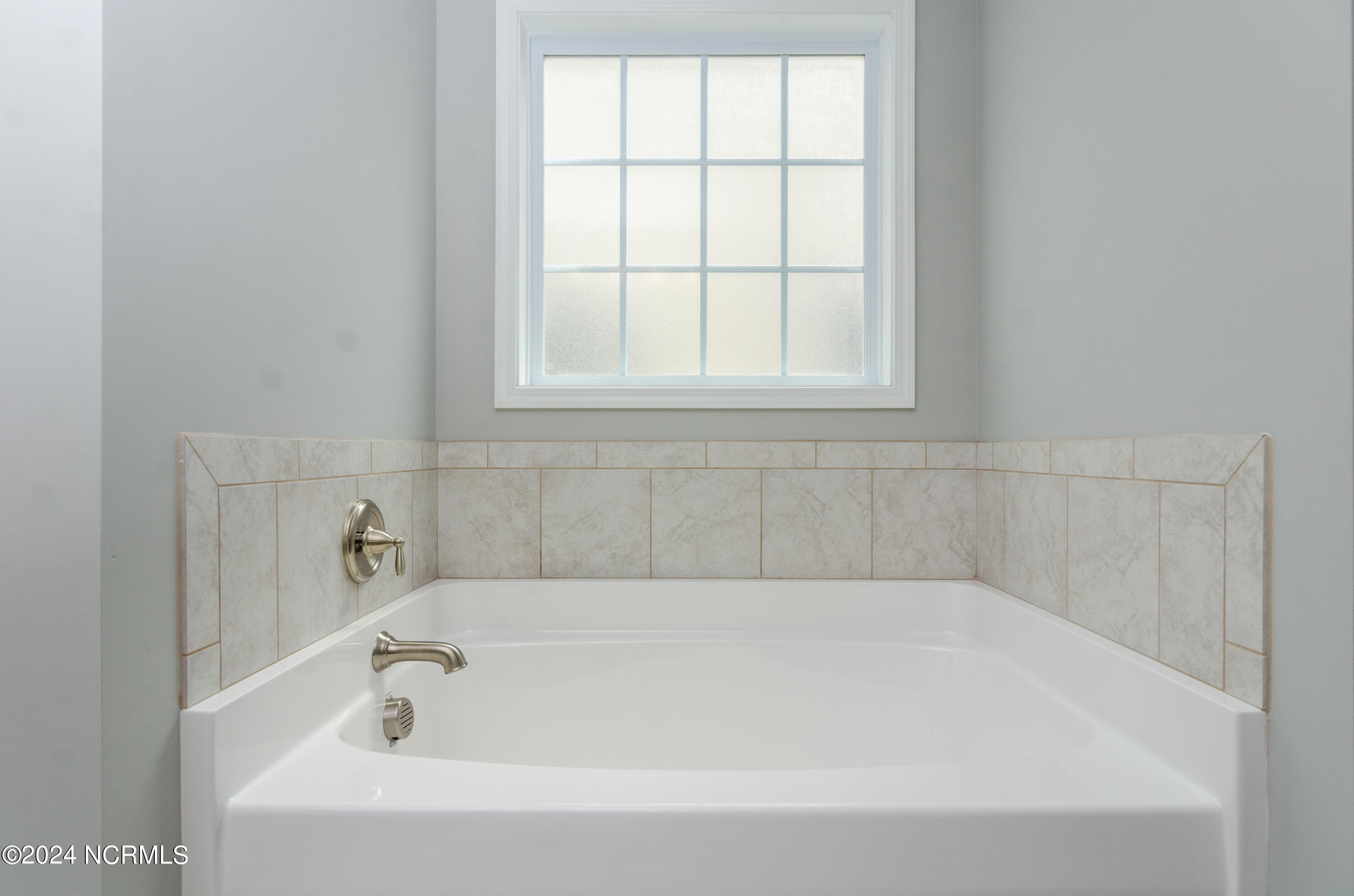 100547679 | Photo 22