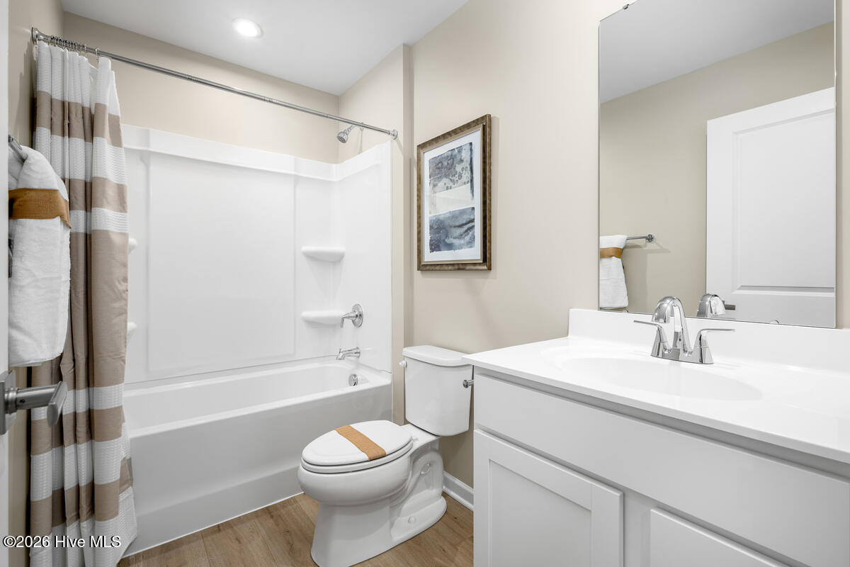 100564716 | Photo 17