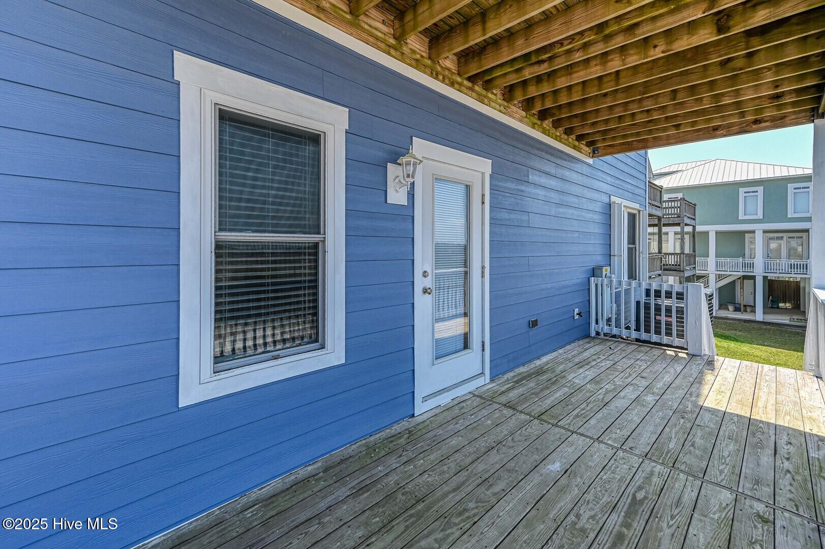 100496177 | Photo 48