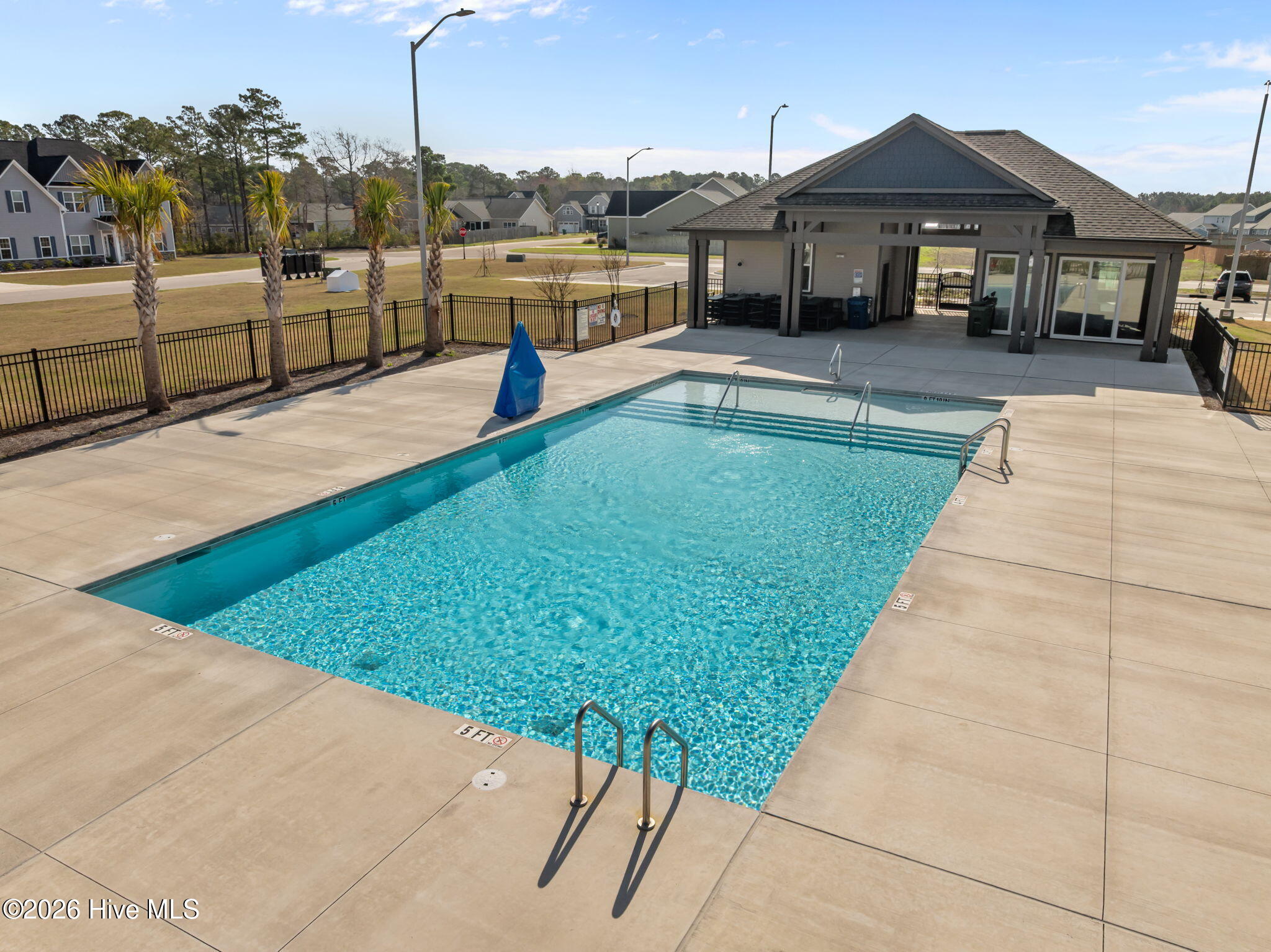 100564027 | Photo 45